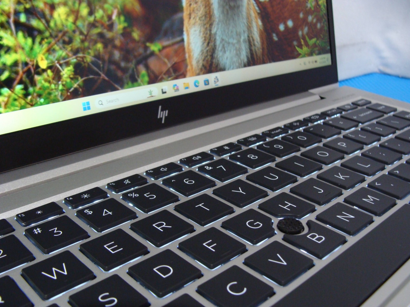 HP EliteBook 840 G8 14″ FHD vPRO i7-1185G7 3GHz 12GB 256GB SSD Windows 11 Pro