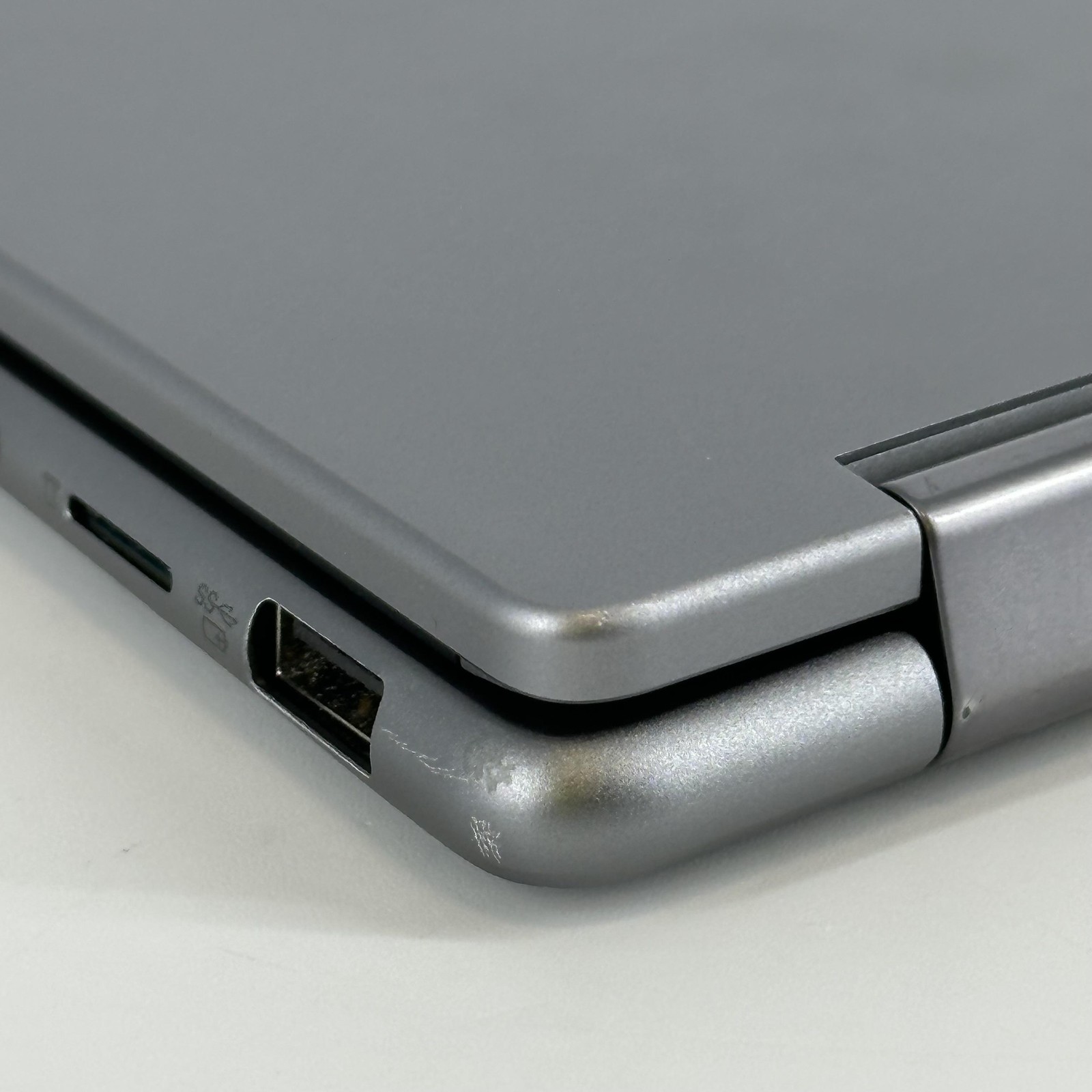 Lenovo Yoga 7 14 Silver FHD+ TOUCH 3.3 GHz Ryzen 7 8840HS 16GB 1TB SSD Good