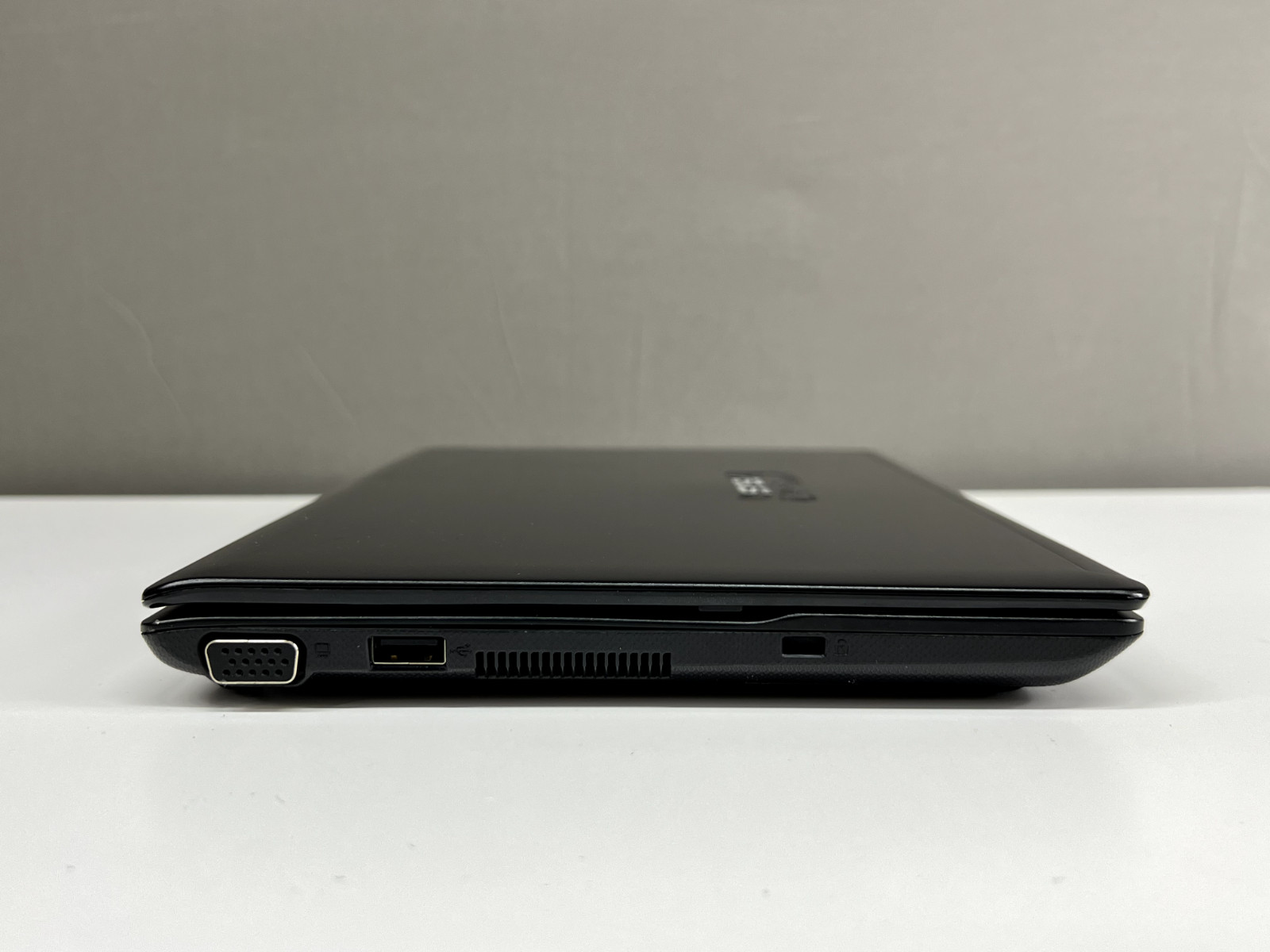 ASUS Eee PC 1018P 10.1″ Netbook — 160 GB HDD — No OS Installed