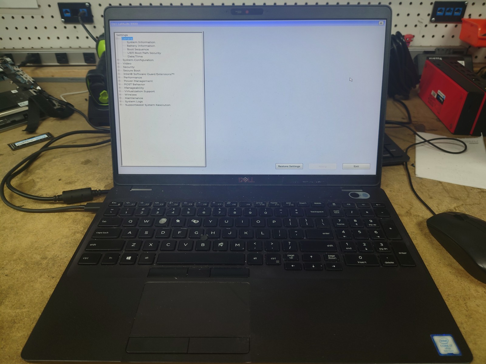Dell Latitude 5500 15.6″ FHD i7-8665U 8GB RAM No OS/SSD