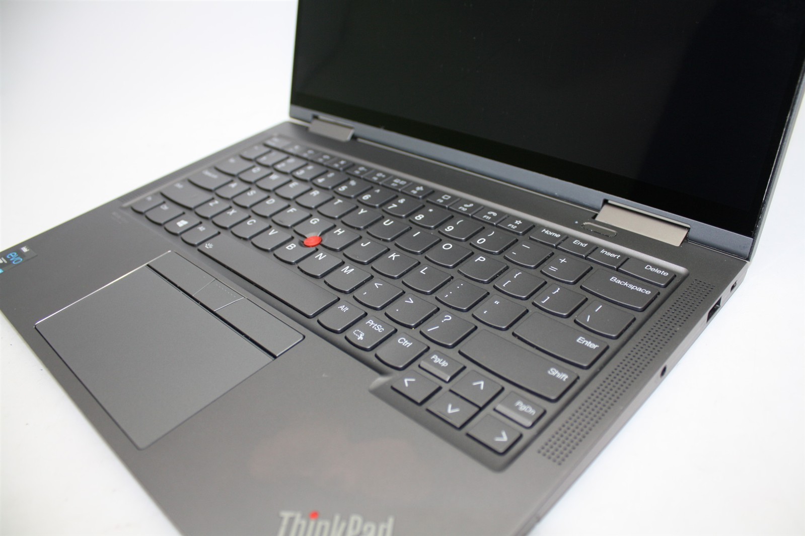 14″Lenovo ThinkPad X1 Gen 6 i5-1135G7 2.40GHz RAM 8GB NVMe 256GB/Screen issue
