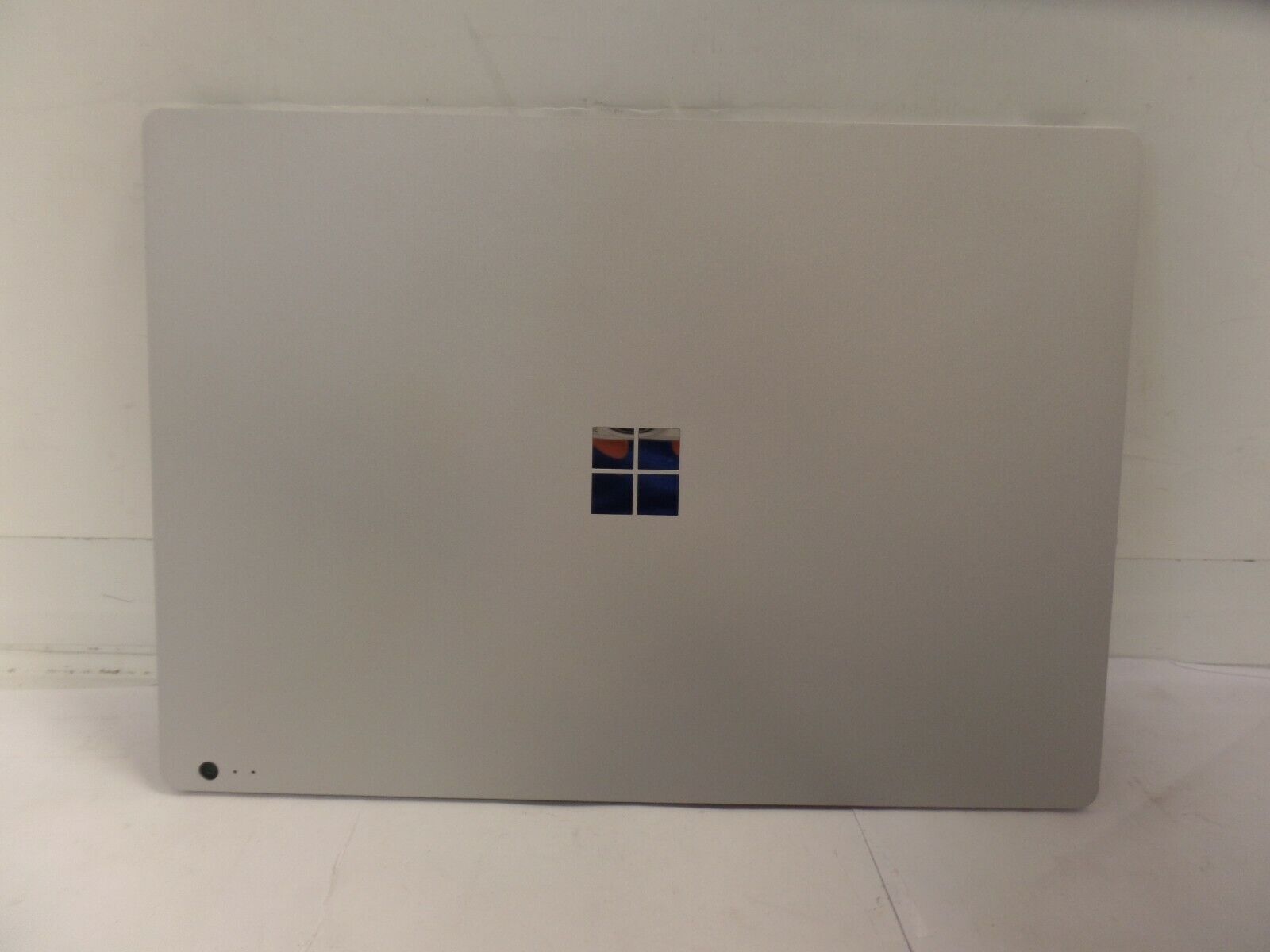 Microsoft Surface Book 1 1703 13″ i7 16GB 1TB SSD ***AS IS NO POWER/CRACKED***