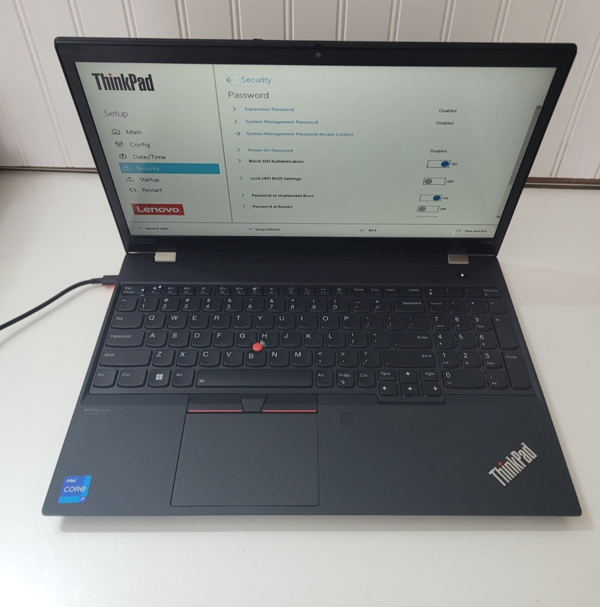 Lenovo ThinkPad P52S Intel Core i7-8550U 1.80Ghz 8GB Ram No SSD 15.6″ Laptop