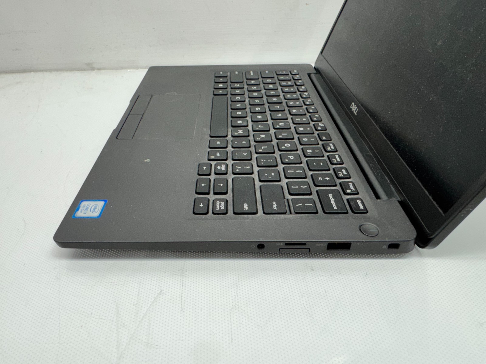 Dell Latitude 7400 14″ FHD i7-8665U@1.9GHz 16GB RAM 256 SSD Windows 11 Black