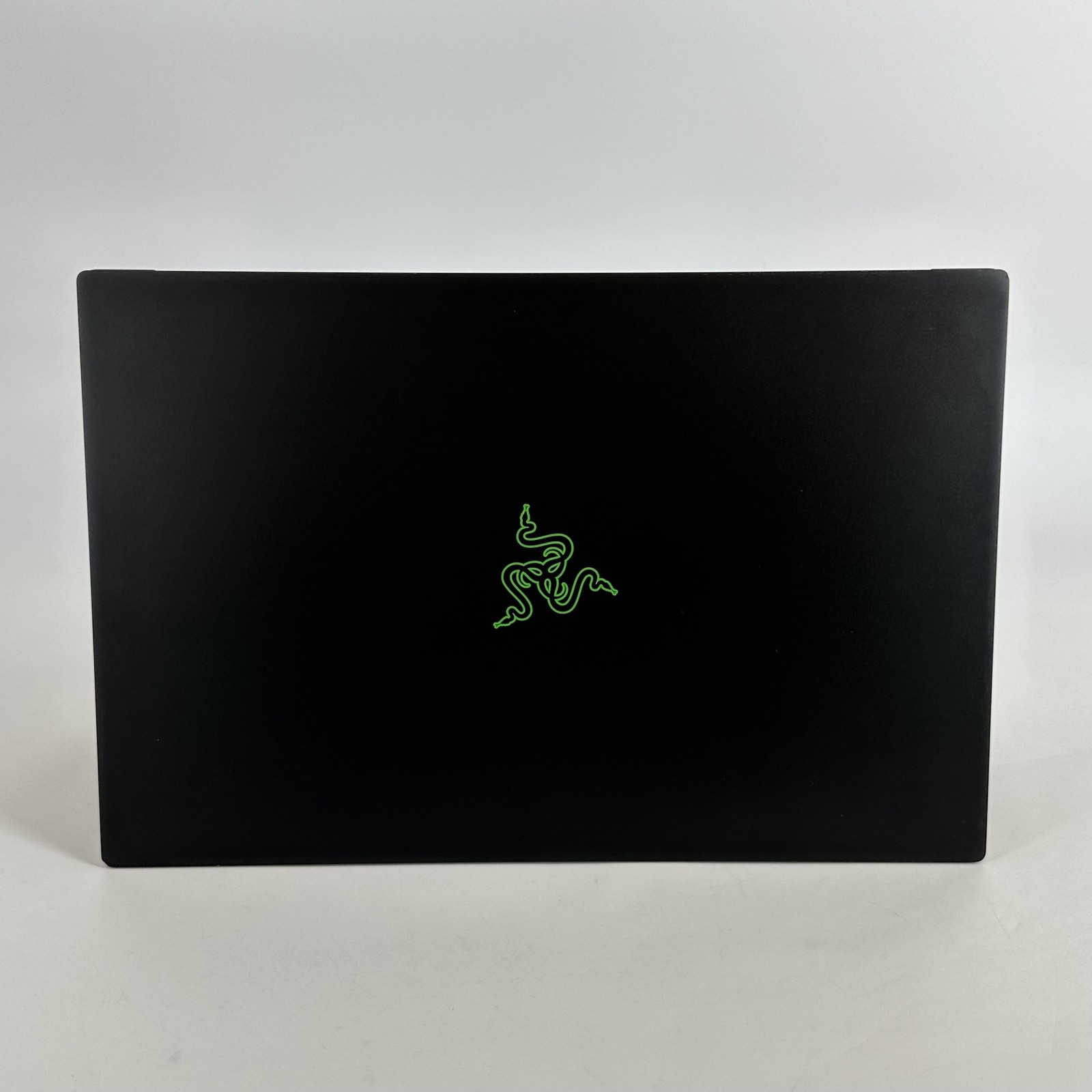 Razer Blade 15 Advanced 240Hz FHD i7-9750H 2.60GHz 16GB 1TB SSD RTX 2080 Max-Q