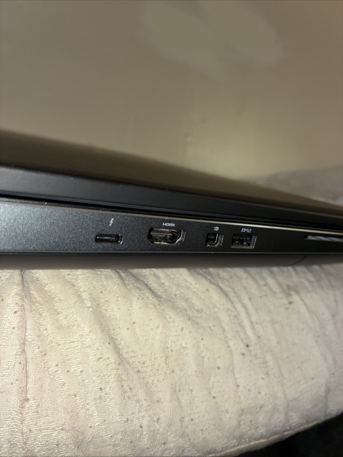 Dell Precision 7720 17.3” i5-7440HQ 8GB RAM 500GB HDD Quadro M1200 Win 10