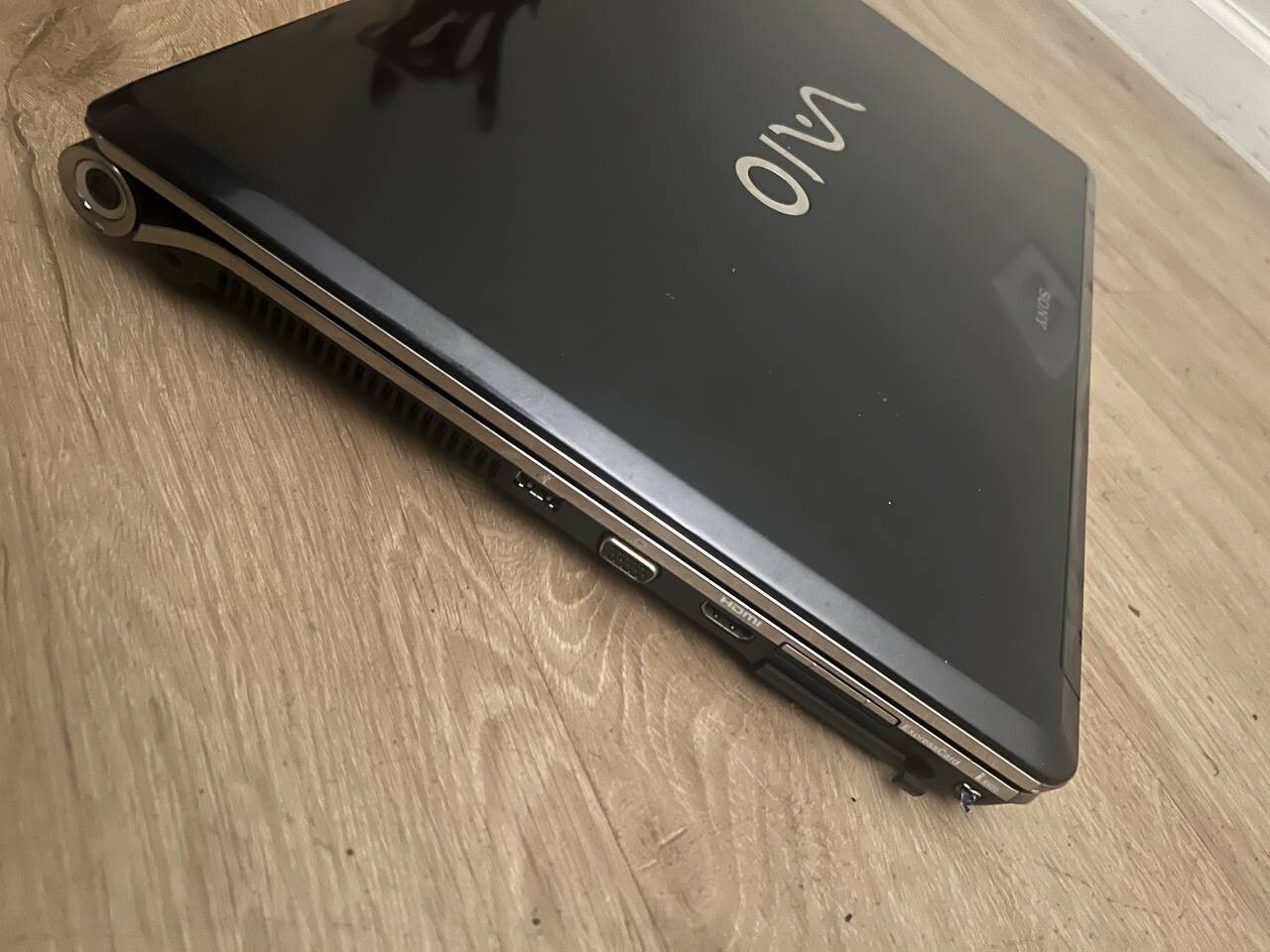 RARE Sony VIAO LAPTOP – VGN-AW290 18.4″ / BLU-RAY/ Win 10
