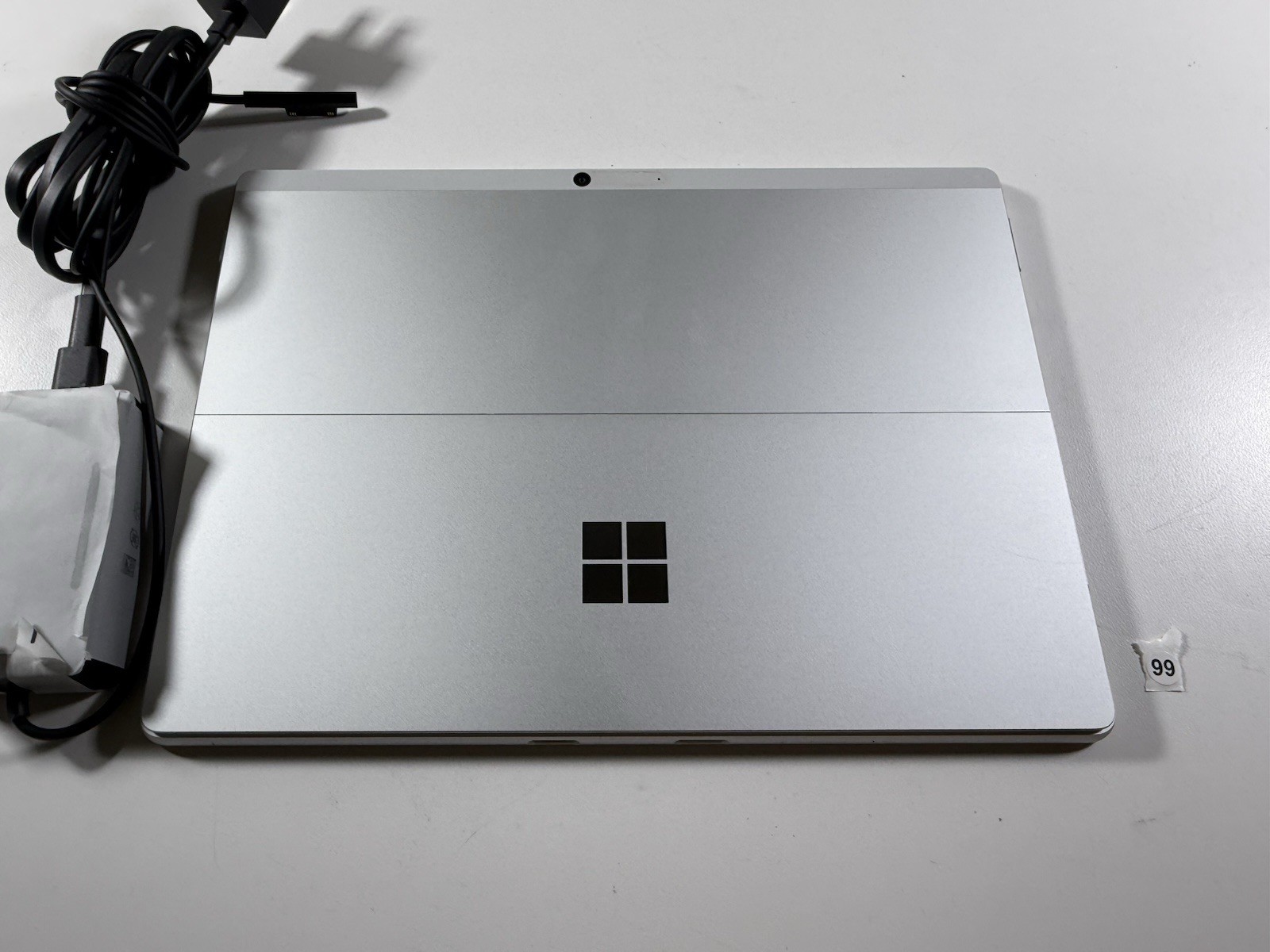 Microsoft Surface Pro 8 (1982) i5-1145G7 – 16GB RAM – 256GB 120Hz – Win 11 Pro