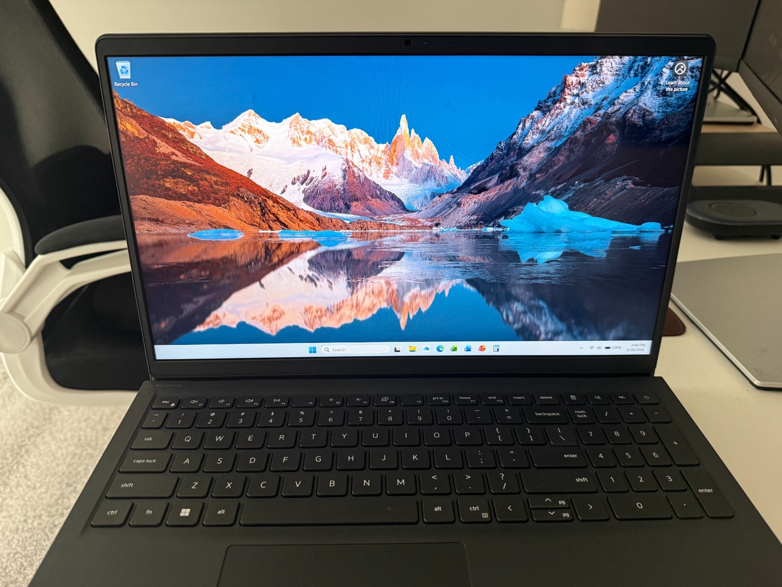Dell Inspiron 15 3520 15.6″ Touch Screen Laptop – Intel Core i5 with 8GB Memory