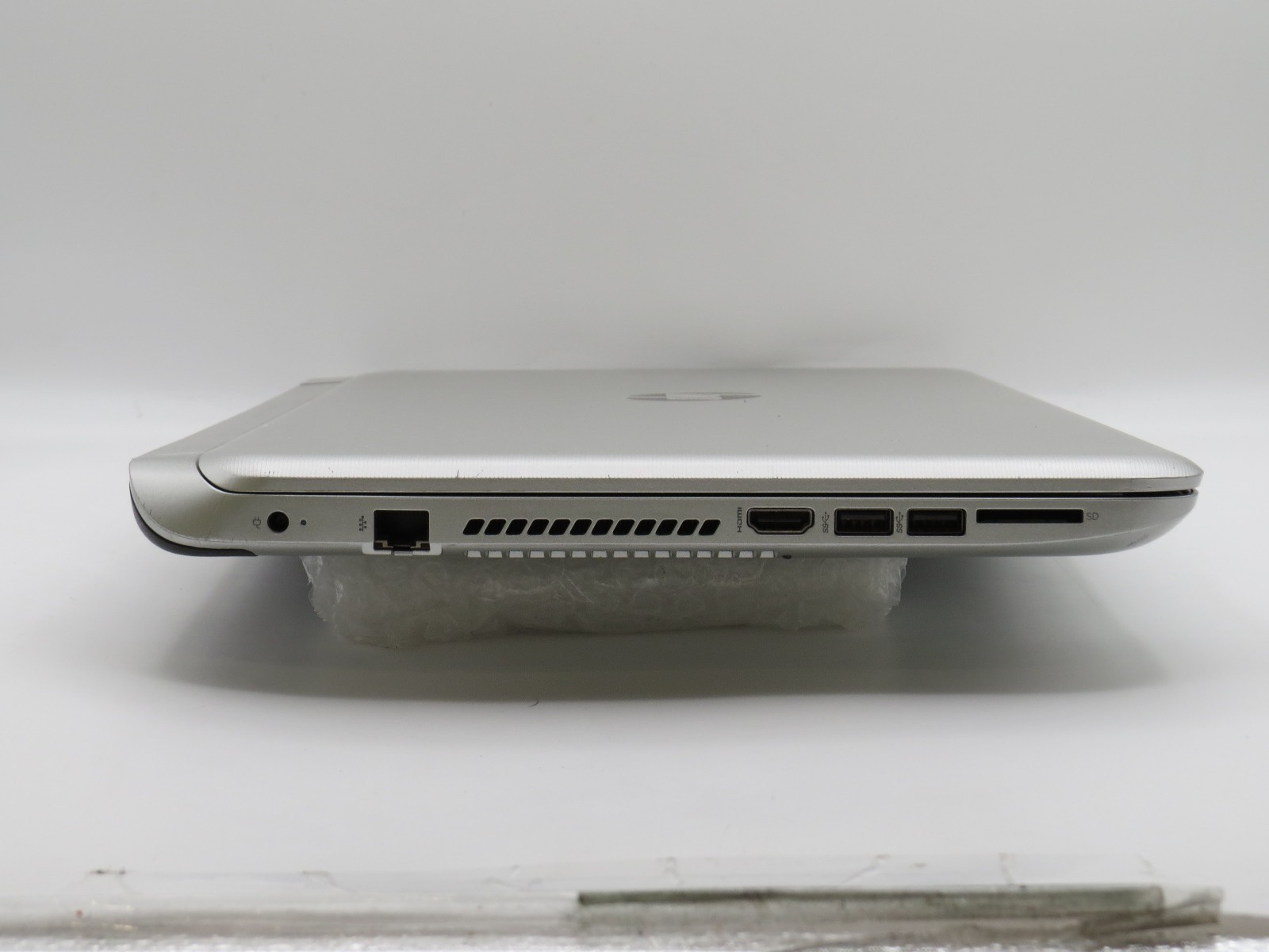 HP Pavilion 15 | i5-4210U @ 1.7GHz | 12GB DDR3 | 256GBSSD | 15″ | No OS