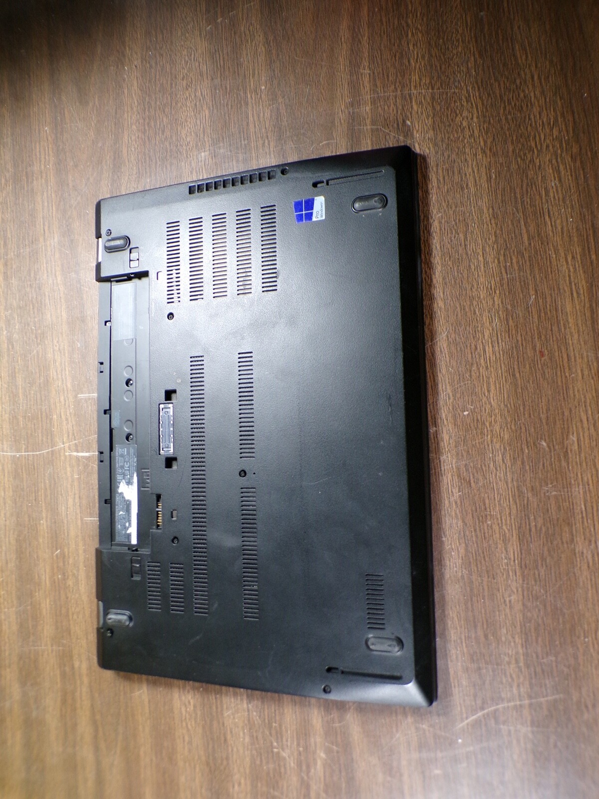 THINKPAD LENOVO T560 INTEL CORE i5-6300U 2.40GHZ 4GB RAM **NO HD/ NO CADDIE