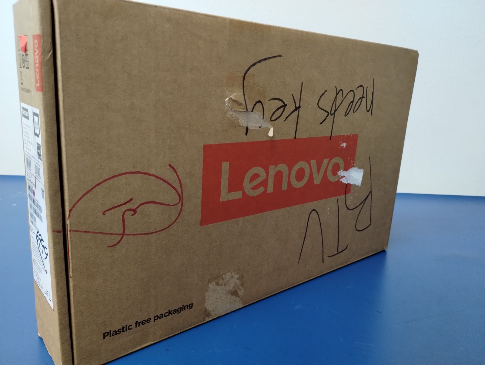 Lenovo Slim 7 14ILL10, Intel Core Ultra 7 258V, 2.20 GHz, 32 GB RAM, 1 TB NVMe