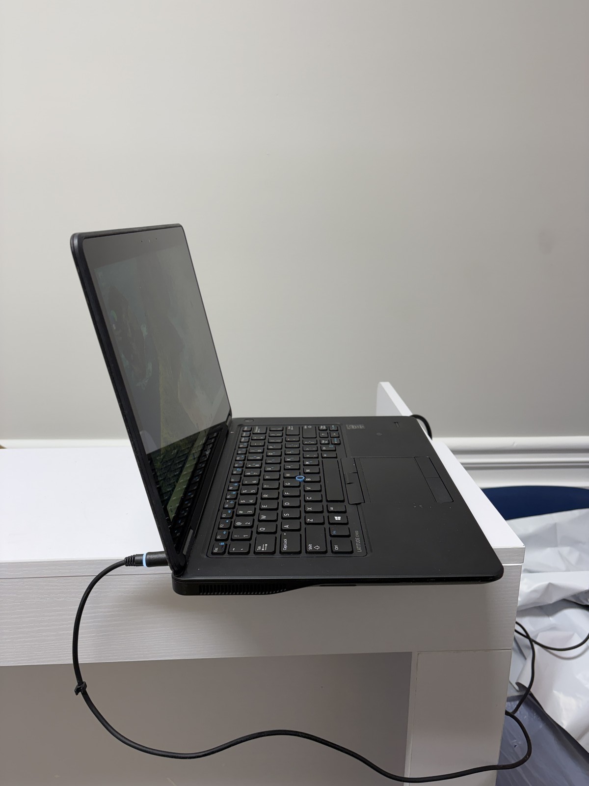 Dell Latitude E7450 Intel Core i5-5300U 8GB RAM 256GB SSD Win11 Touch – Defects