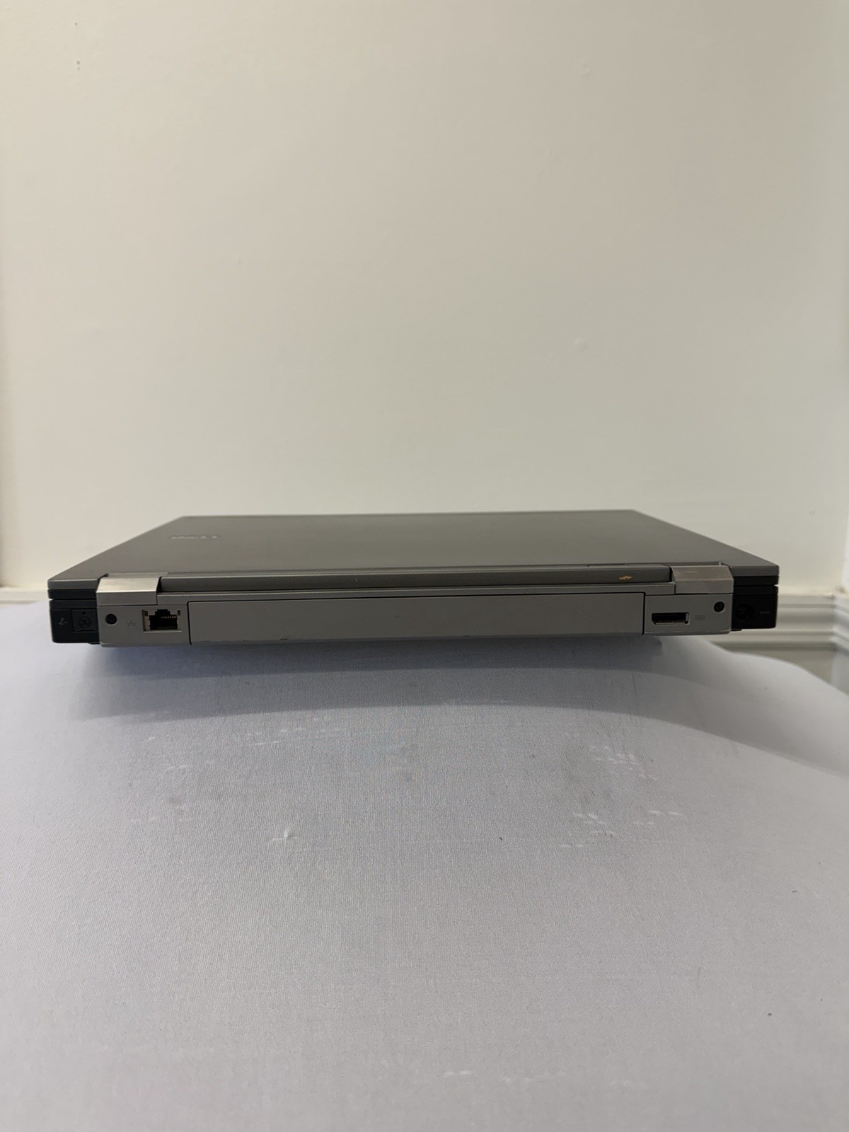 Dell Latitude E 6410 Laptop – Good Screen – Intel i5-M560 – Read Desc