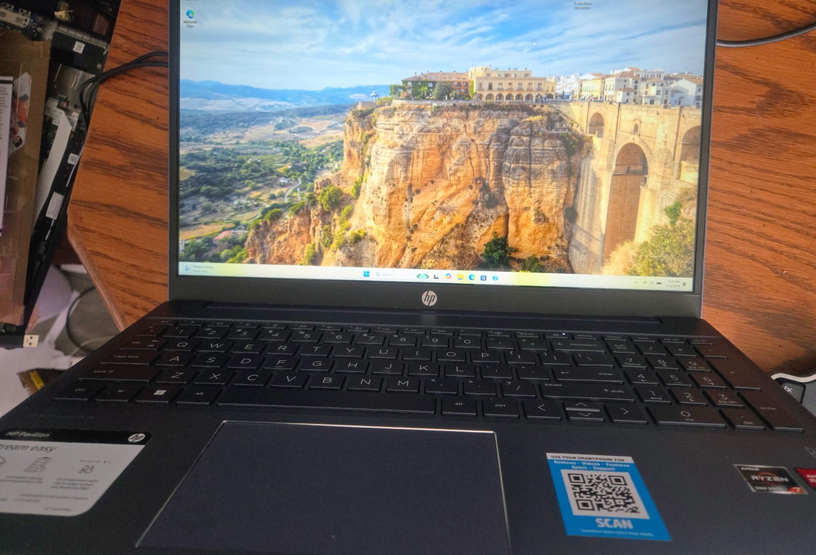 HP Pavilion 15.6″ Ryzen 7 Pro 5700U 16GB RAM 512GB***Full Battery.