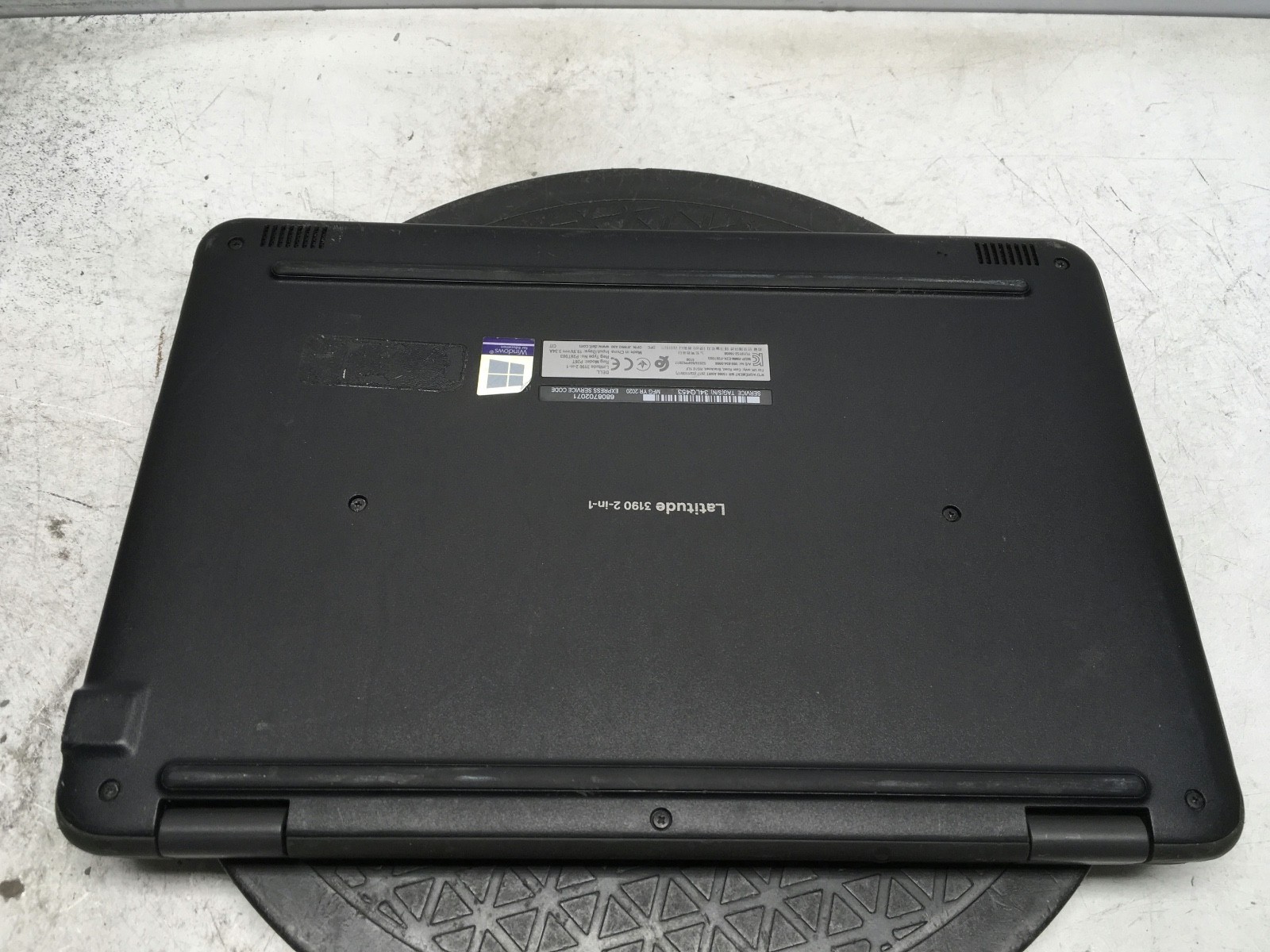Dell Latitude 3190 2-In-1 Intel Pentium Silver N5000 1.1GHz 4 GB NO HDD