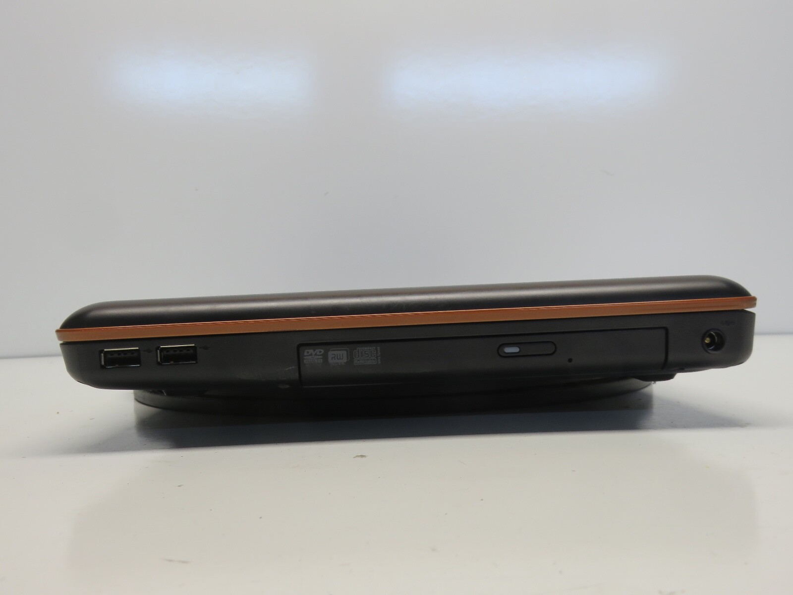 Lenovo IdeaPad Y550 Intel Celeron Core 2 Duo T6600 2.2GHz 2 GB NO HDD No Batt