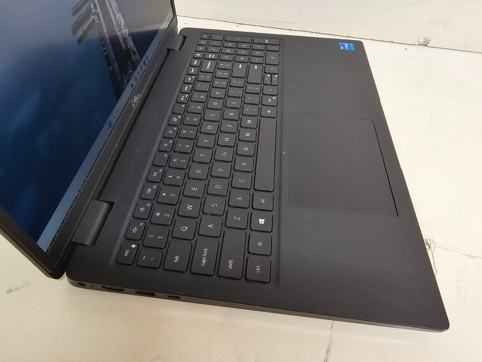 Dell Latitude 3520 Laptop – 2.4 GHz i5-1135G7 8GB 256GB SSD Webcam 15.6″ – SP1