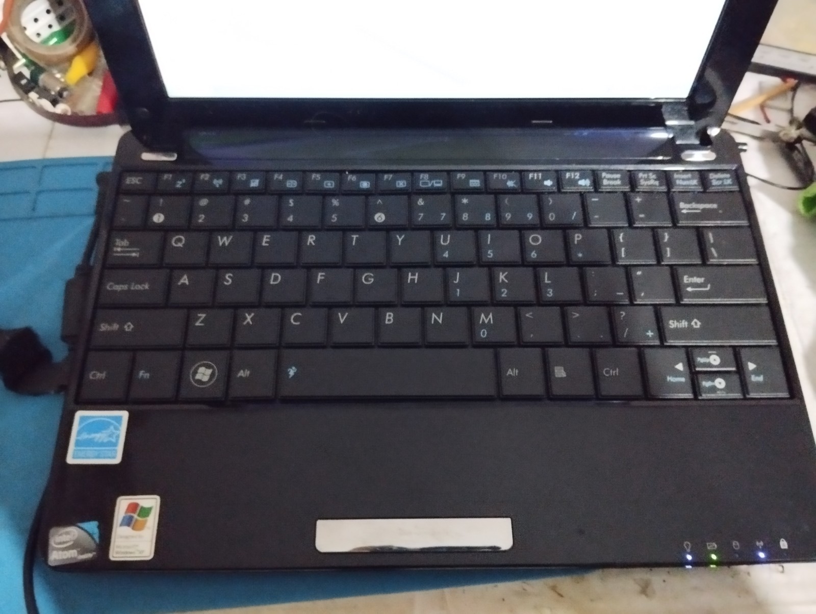 ASUS Eee PC MINI NOTEBOOK 1005HAB BLACK 1G DDR2 ATOM270 WIFI CAMERA WINXP Good