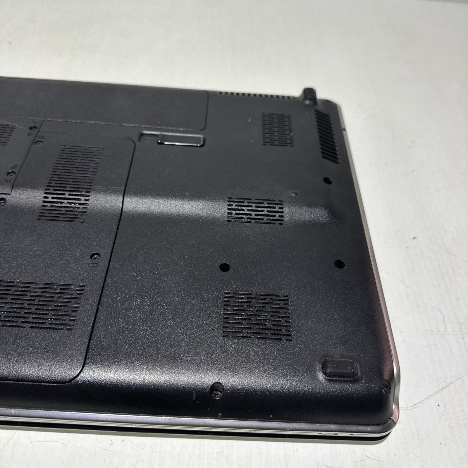 Hp Pavilion DV6 15″ Laptop AMD Athlon II M300 4gb Ram 240gb SSD Windows 10 H