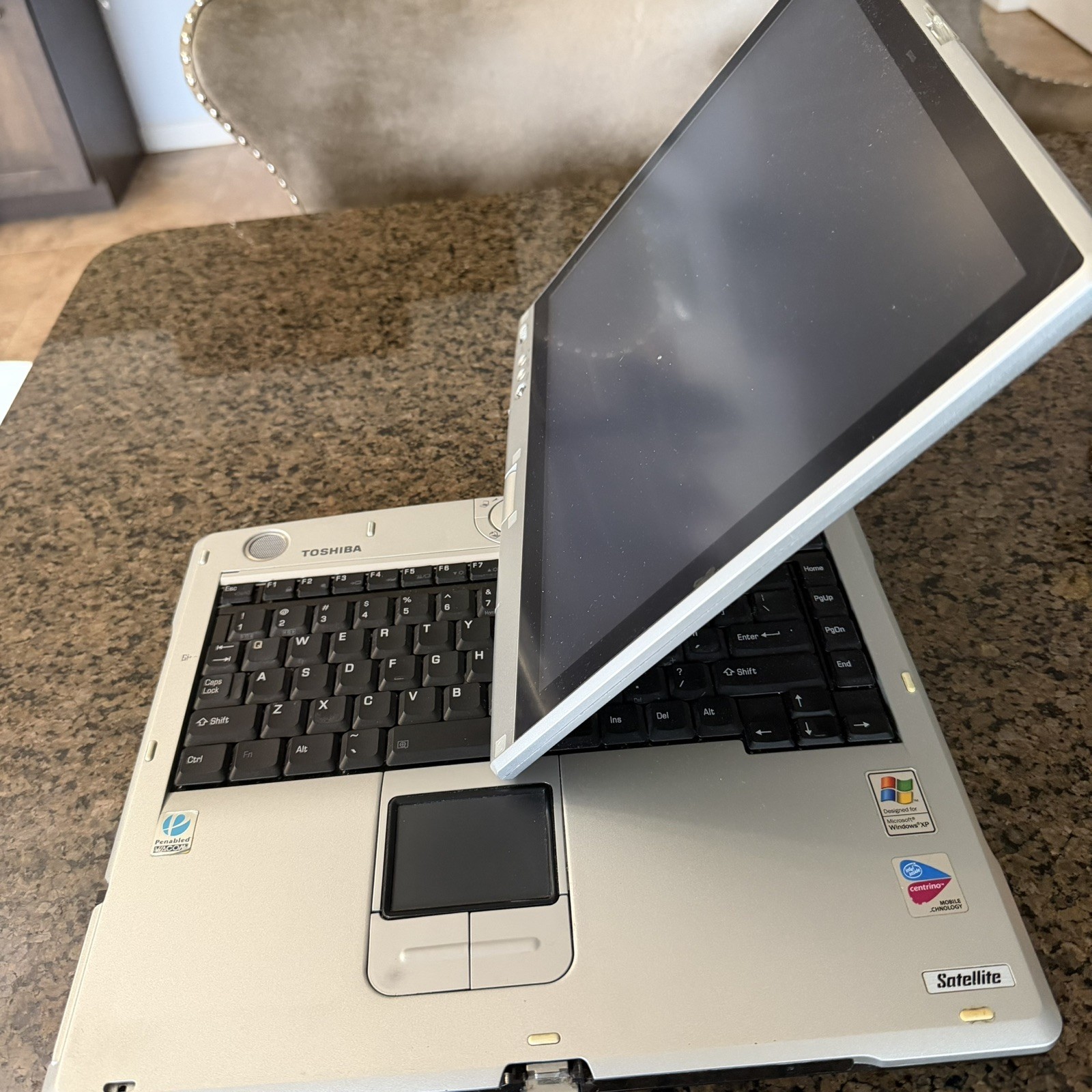 Toshiba Satellite R15-S822 Laptop Convertible Tablet UNTESTED No Charger Parts