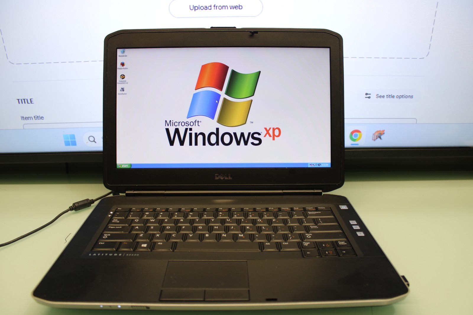 #17 Dell Latitude E5430 Intel i3-2328M @ 2.2GHz 4 GB 320 HDD WINDOWS XP