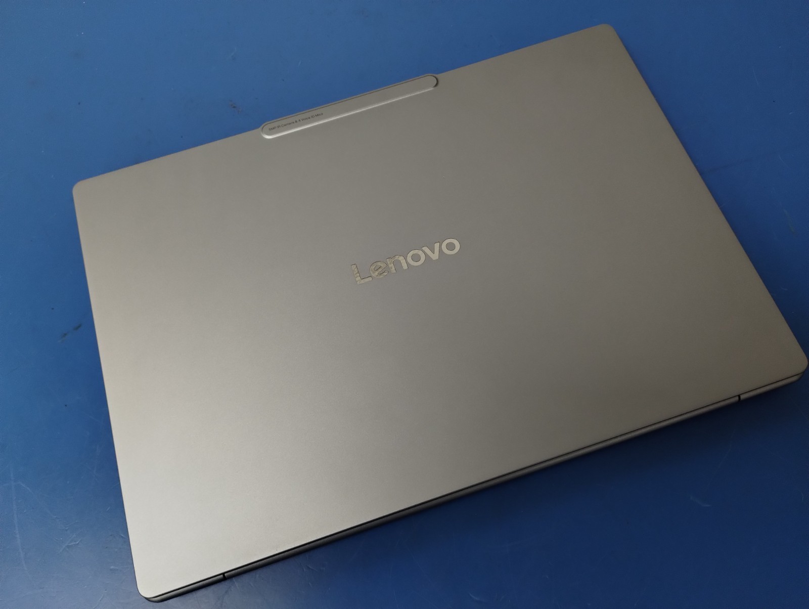 Lenovo Slim 7 14ILL10, Intel Core Ultra 7 258V, 2.20 GHz, 32 GB RAM, 1 TB NVMe