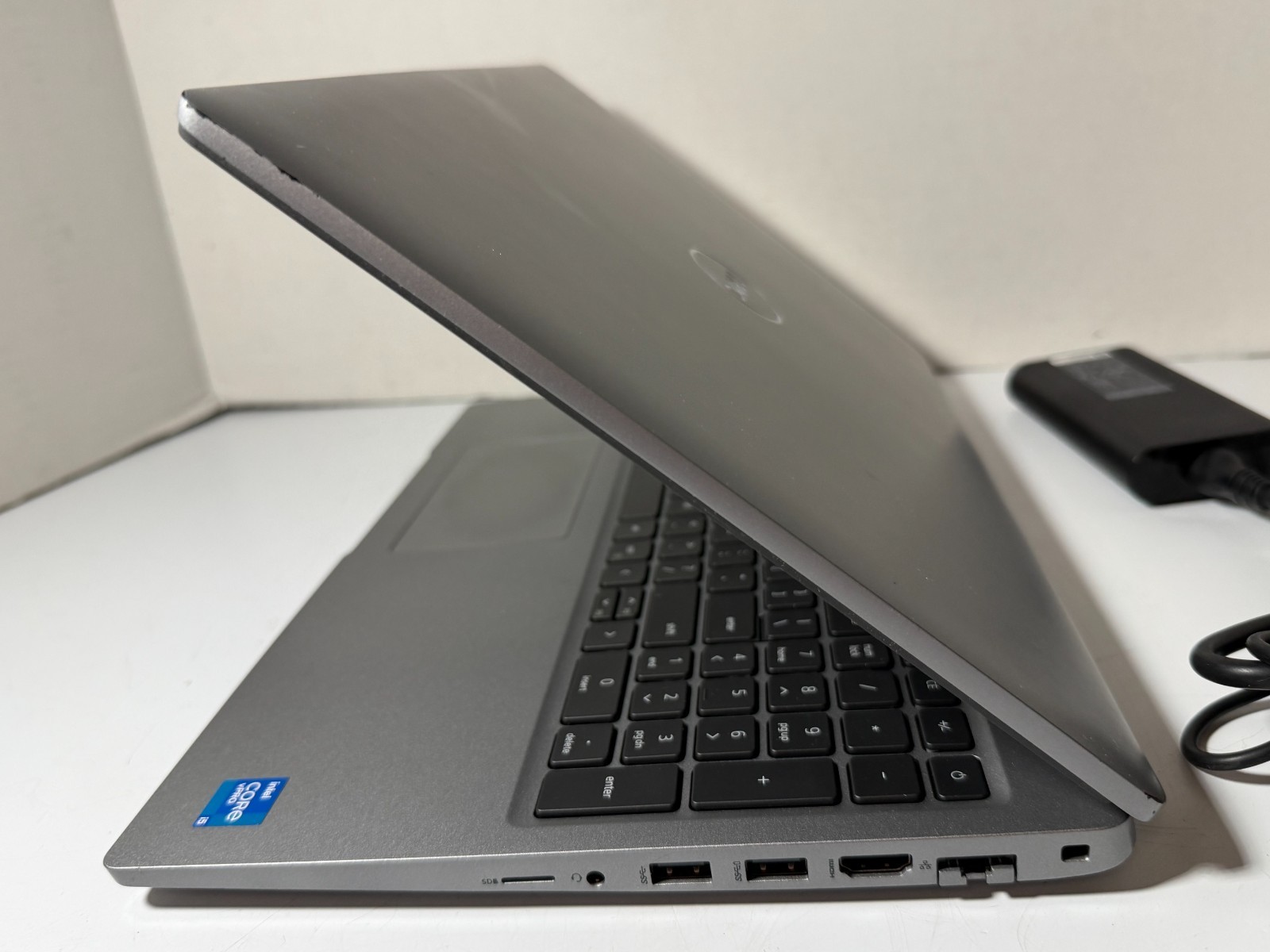 Dell Latitude 5520 Laptop 15.6″ FHD i5-1145G7 8GB RAM 256GB NVMe – W11 Pro