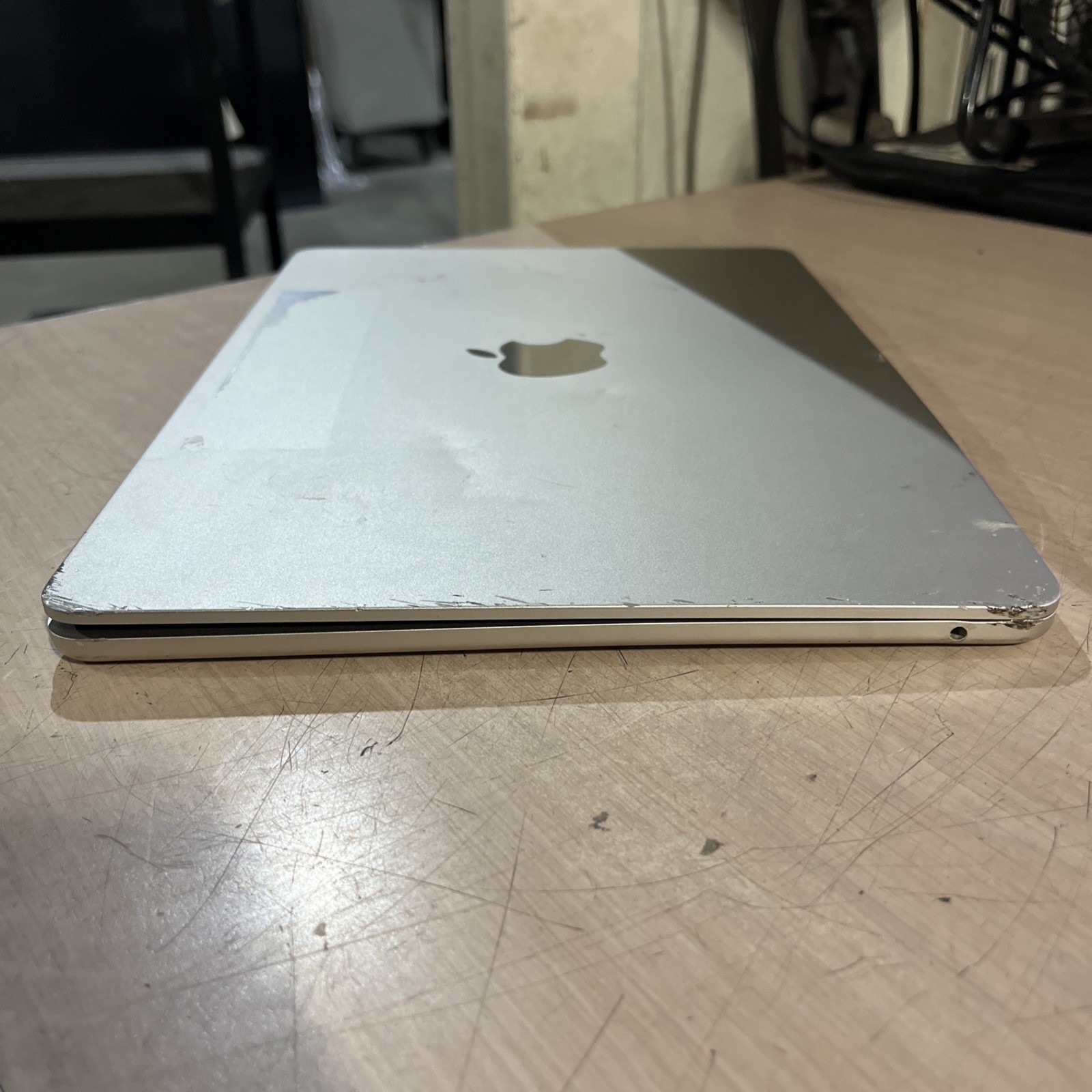 APPLE MACBOOK AIR 8 CPU/8 GPU 13″ 3.49GHZ “M2” 8GB RAM 256SSD