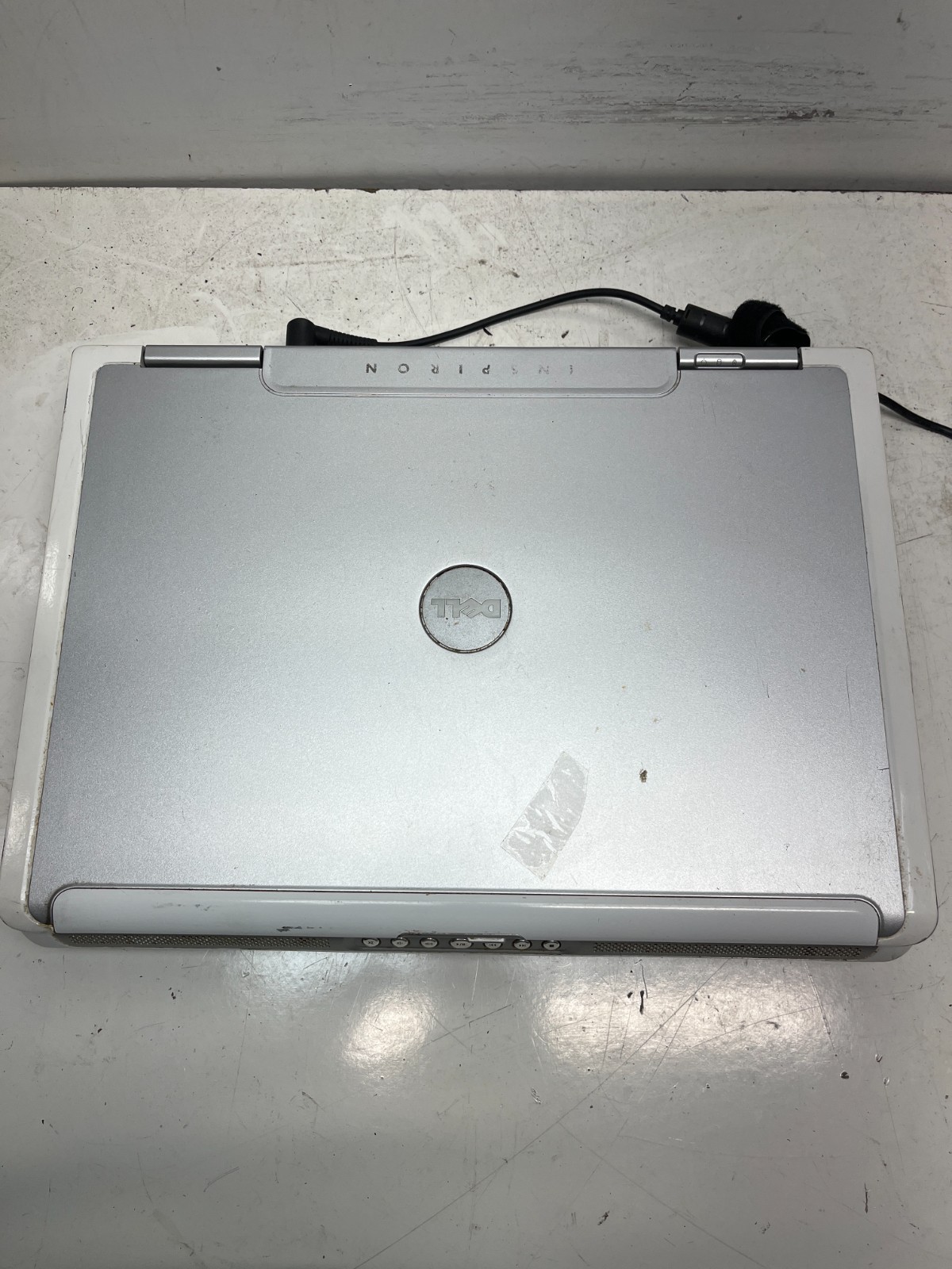 Dell Inspiron 9300 Intel Pentium M 800 MHz 512MB NO HDD