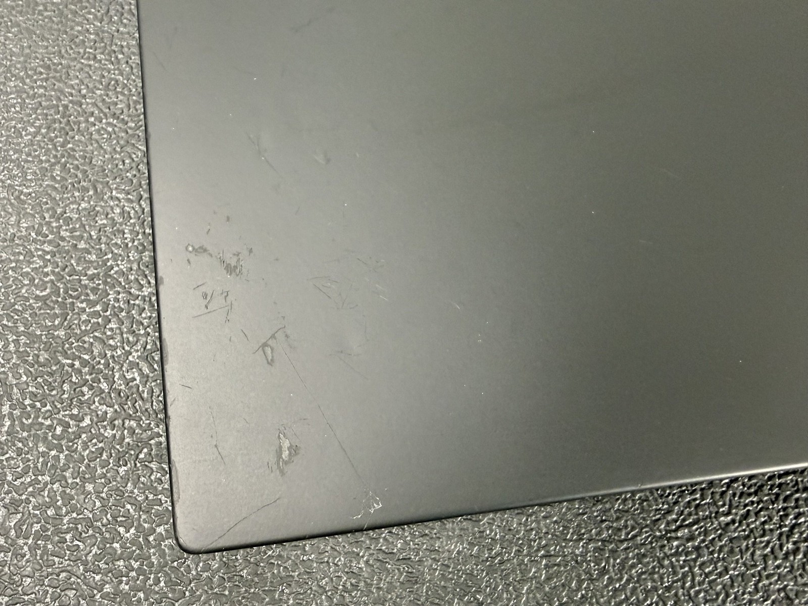 Lenovo ThinkPad X1 Carbon Gen 9 14″ Touch i7-1185G7 16GB No SSD Laptop