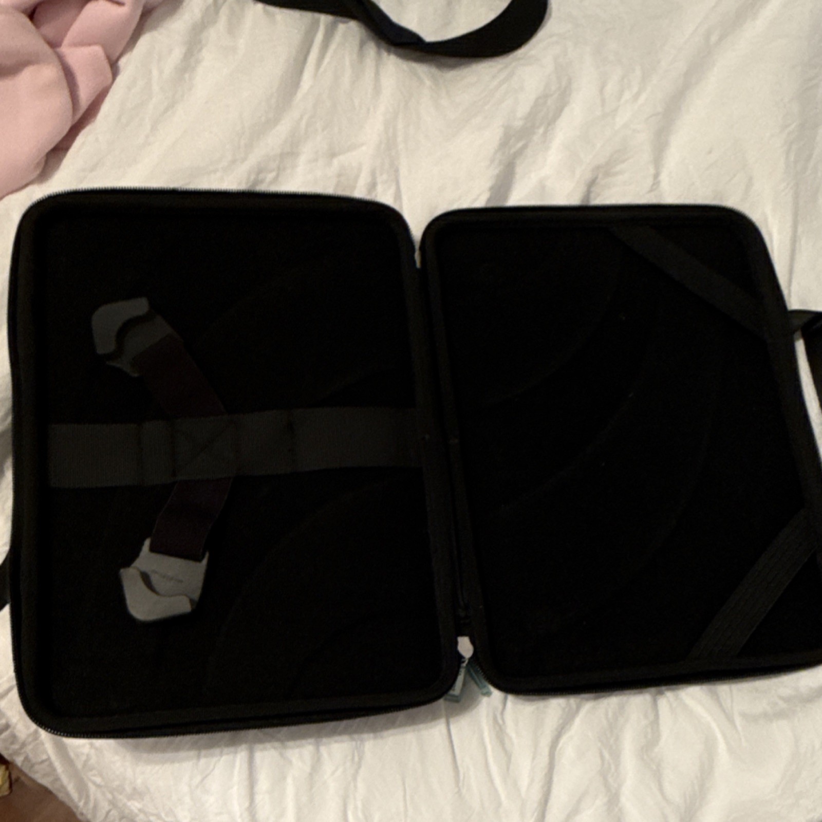 HP Chromebook 11 G4 EE 11.6″ Celeron Laptop w/ Charger & UZBL Case