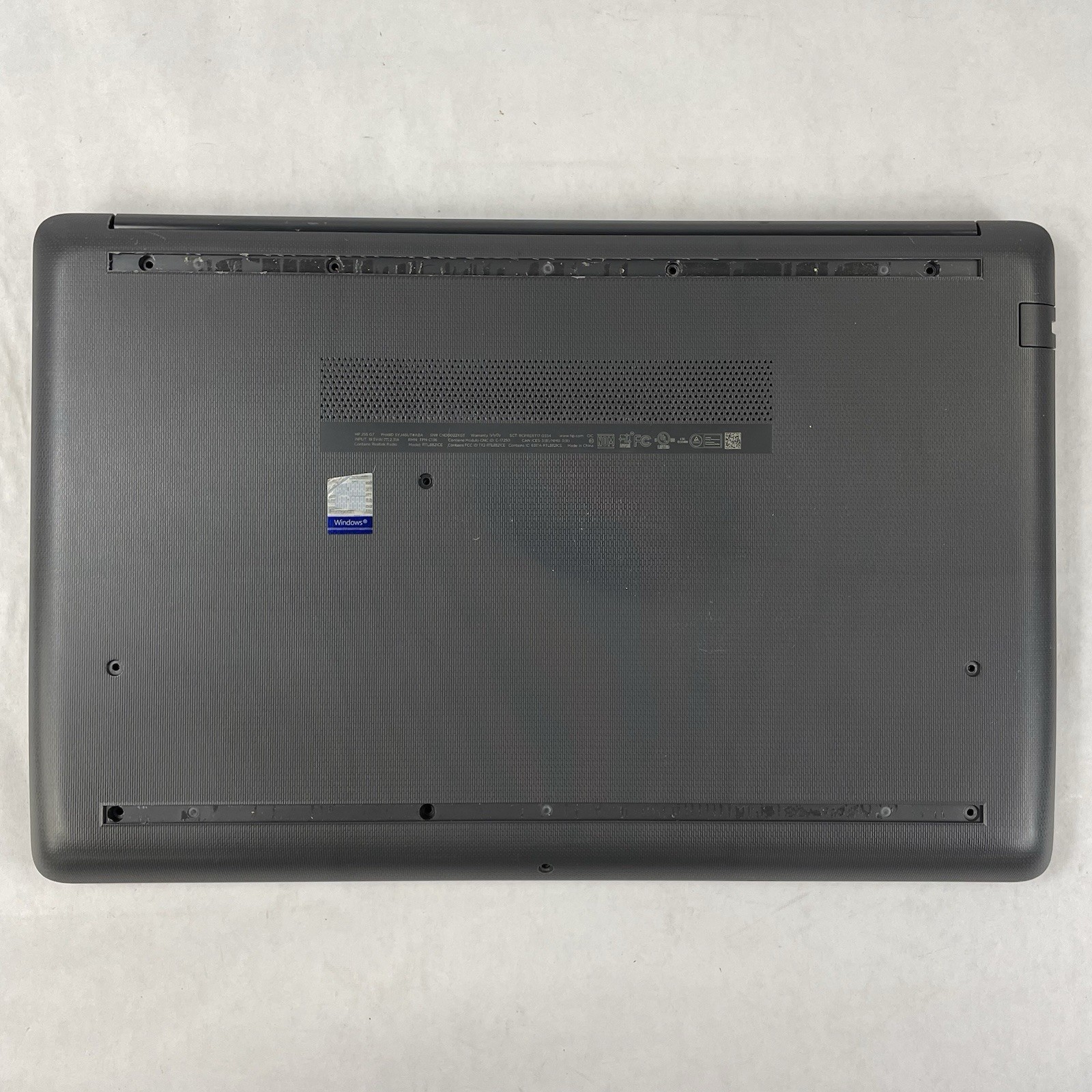 HP 255 G7 15.6″ Ryzen 3 2200U 2.50 GHz 8 GB RAM No SSD/OS/AC – Scratched