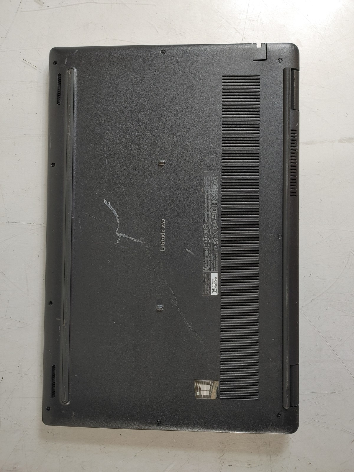 Dell Latitude 3520 Core i5-1135G7 2.40 GHz 16 GB DDR4 No HDD