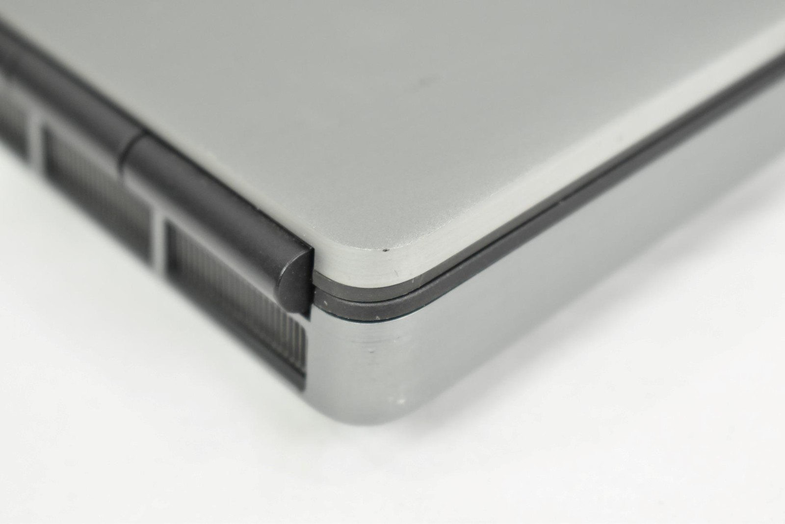 Dell Precision 7760 Laptop i9-11950H 2.6GHz 40GB 256GB SSD No OS 17.3″