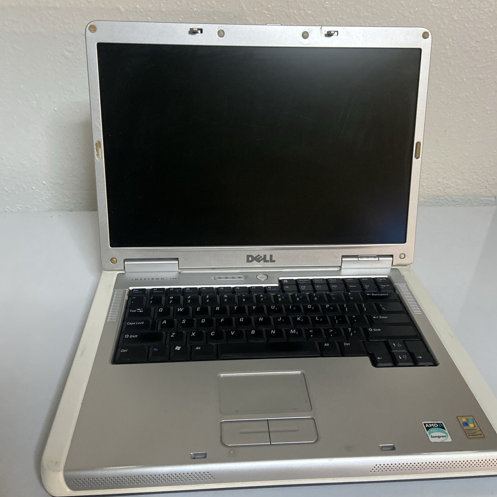 Dell Inspiron 1501 Laptop Amd Athlon 64 X2 1.3GB RAM 60gb HDD WinXP NO CHARGE