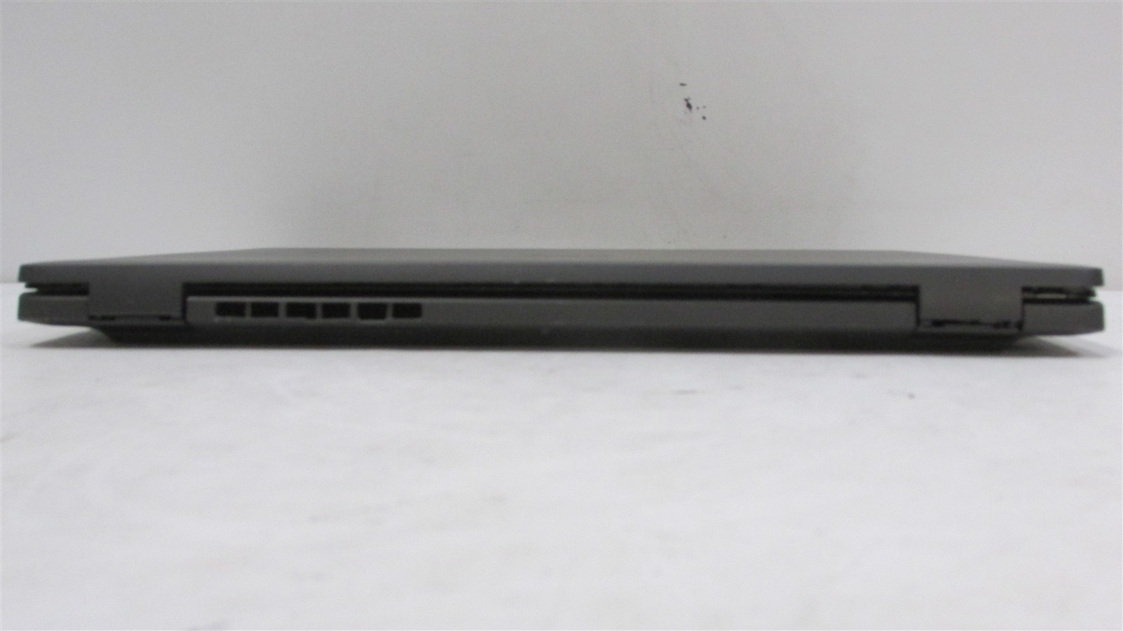 Dell Latitude 3540 i5-1335U 1.3GHz 16GB 256GB NVME 15.6″ W11P DMG/NO BAT/SPOTS