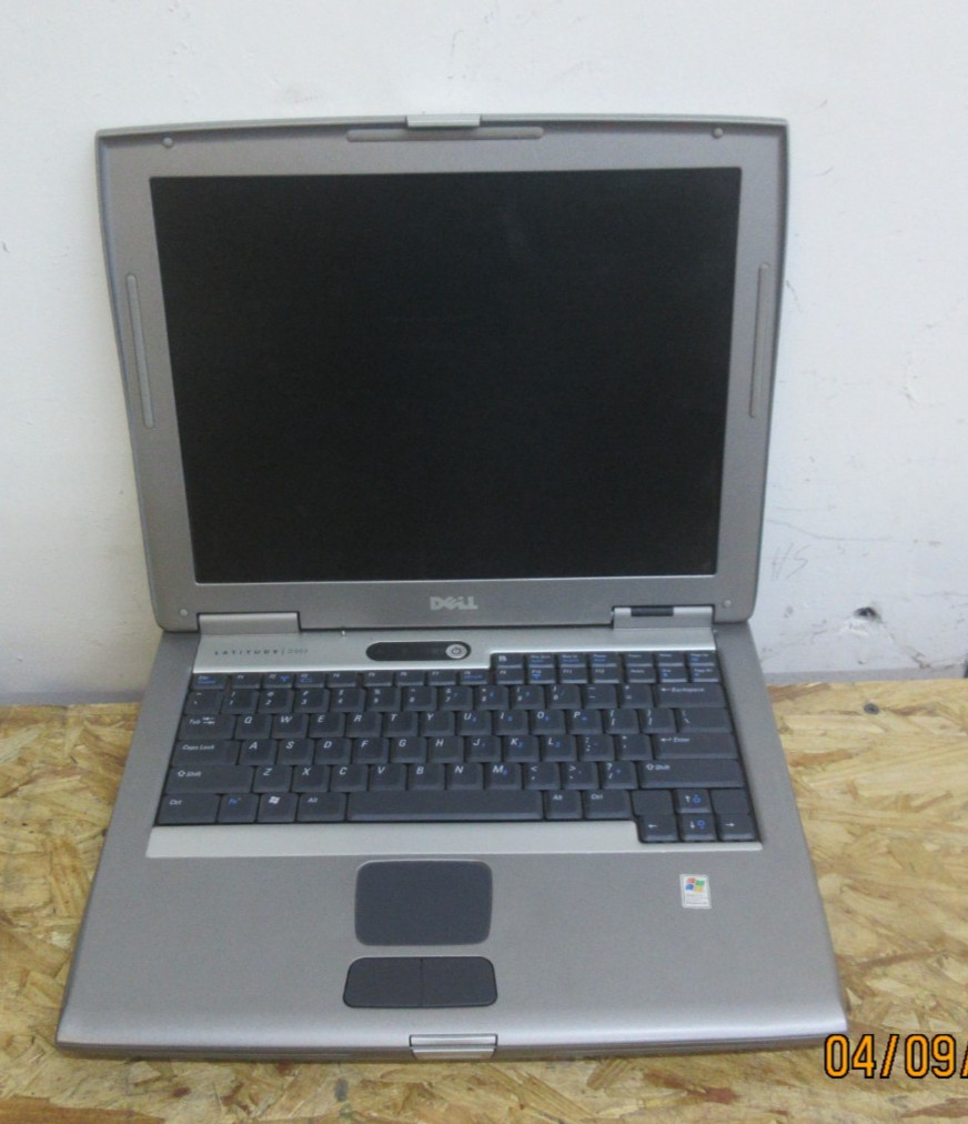 Vintage Dell Latitude D505 15″ C-Pentium M 2GB RAM NO BATTERY/HDD/SSD.