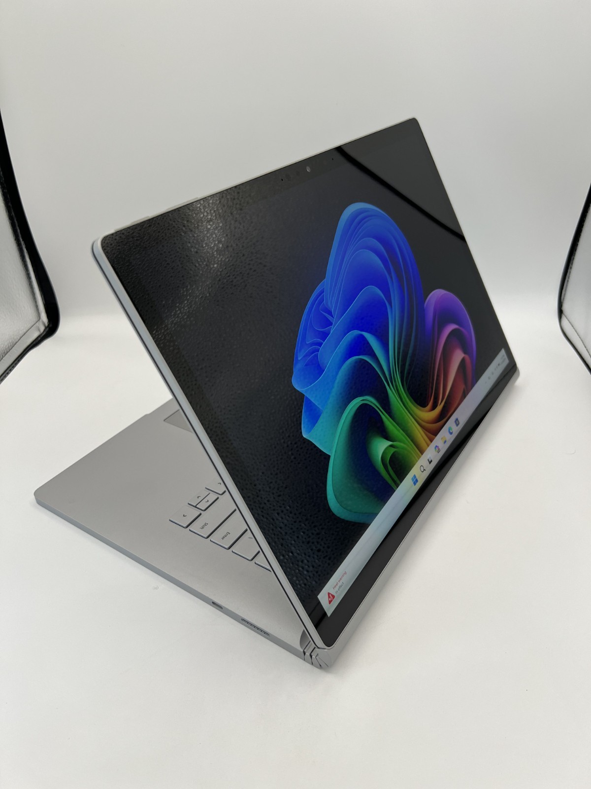 Microsoft Surface Book 3 15″ GTX 1660 Ti i7-1065G7 16GB 256GB SSD Windows 11 Pro