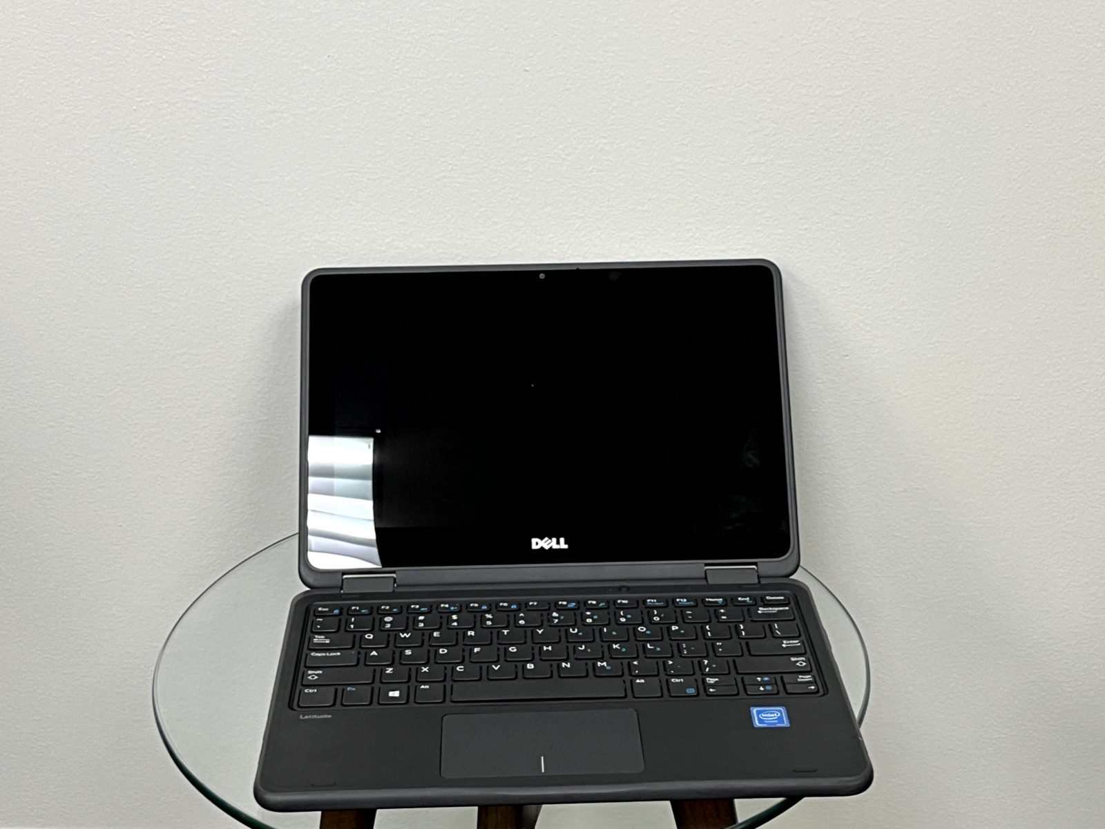 Dell Latitude 3189 11.6″ 2-in-1 Touch Laptop Celeron 4GB 64GB SSD Windows 11 !!