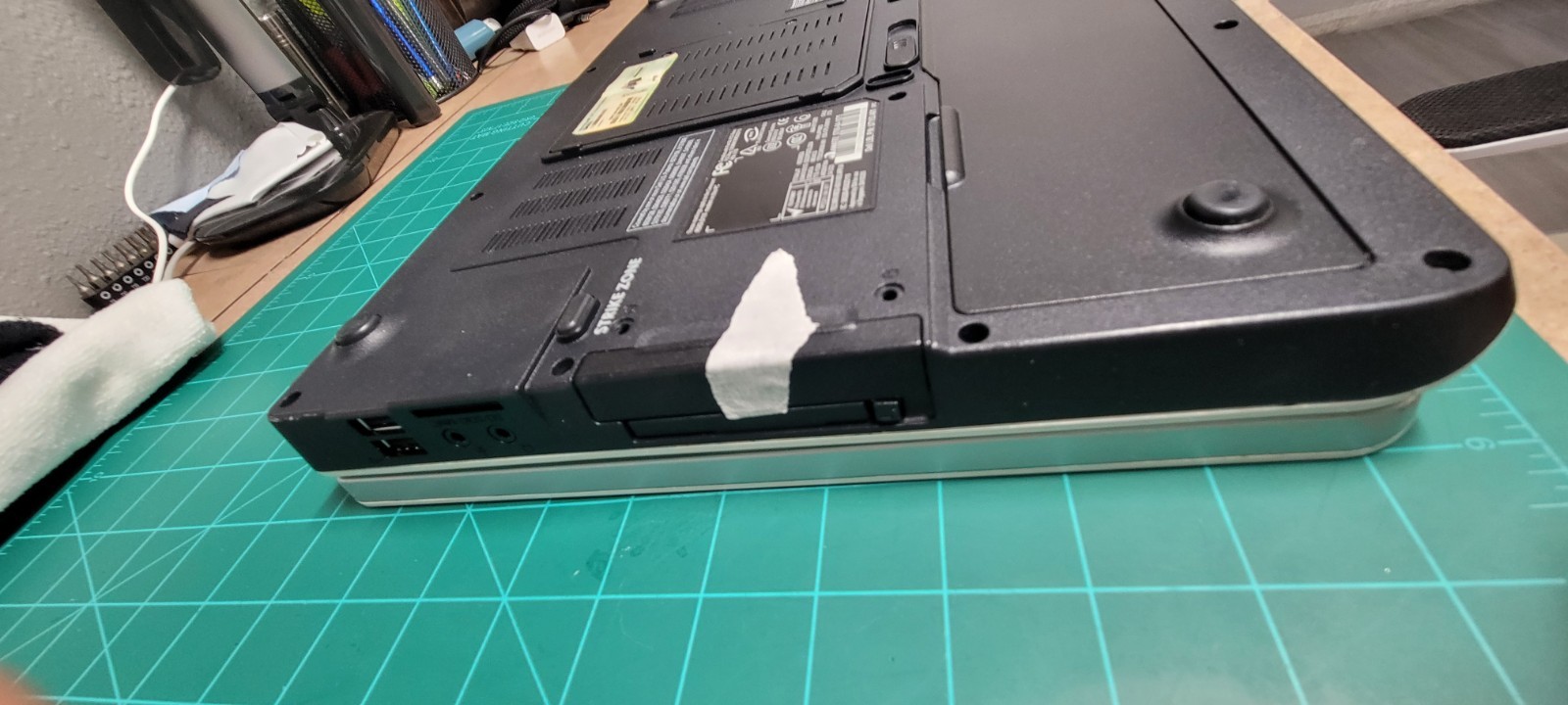 Dell Inspiron 1501 AMD Athlon 64 X2 TK-53 1.7GHz 1 GB NO HDD
