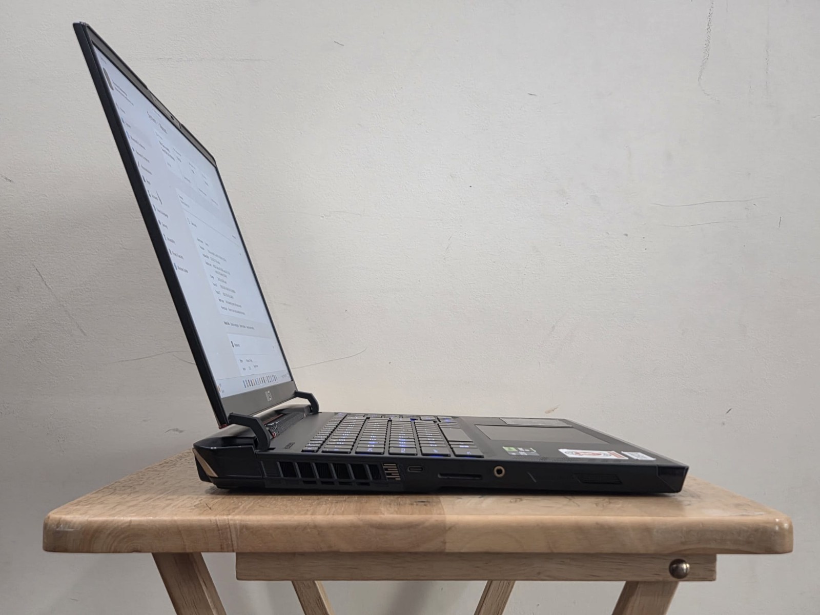 MSI Raider GE68HX i9-13950HX RTX 4060 32GB 1TB 144Hz Gaming Laptop