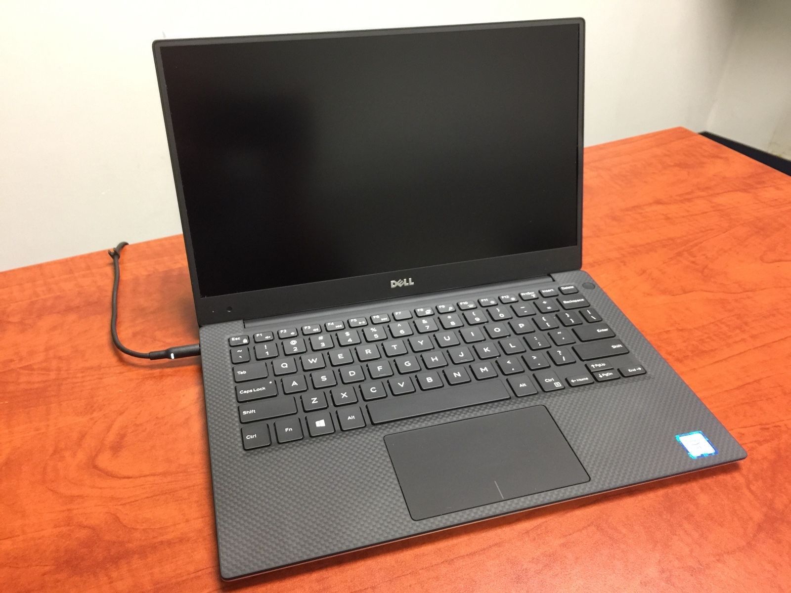 MINT DELL XPS 13 – 9350-1340SLV – 128GB SSD – Core i5 – Non-touch Matte Screen
