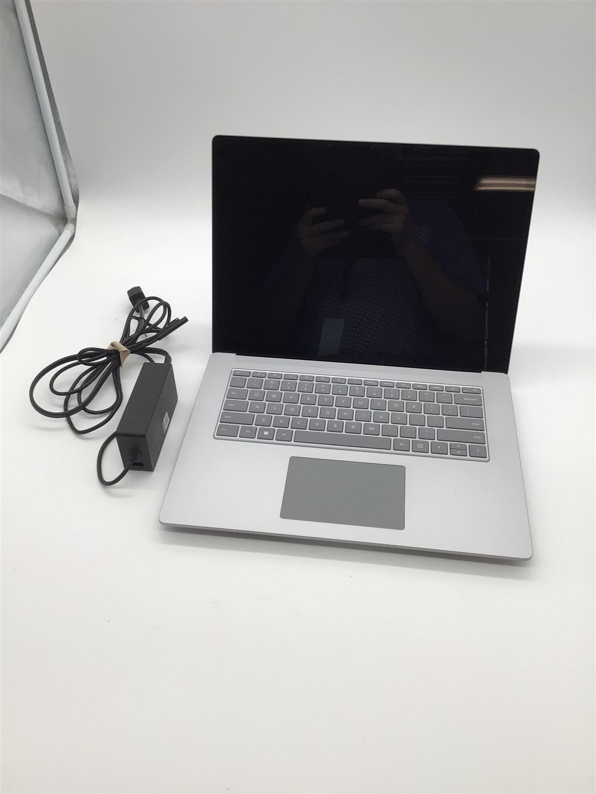 Microsoft Surface Laptop 4 1979 i7-1185G7/8GB RAM/256GB SSD *See Desc* W11 Pro