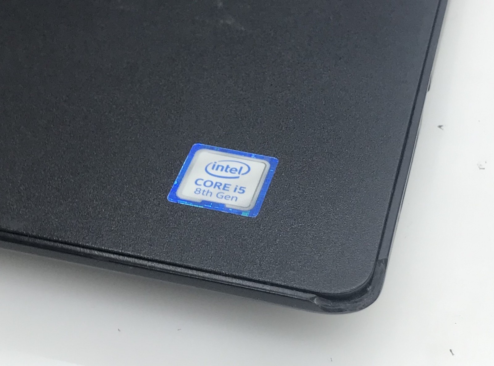 DELL LATITUDE 3490 INTEL CORE i5-8250U @ 1.60GHz 16GB RAM 256GB SSD W11P *READ