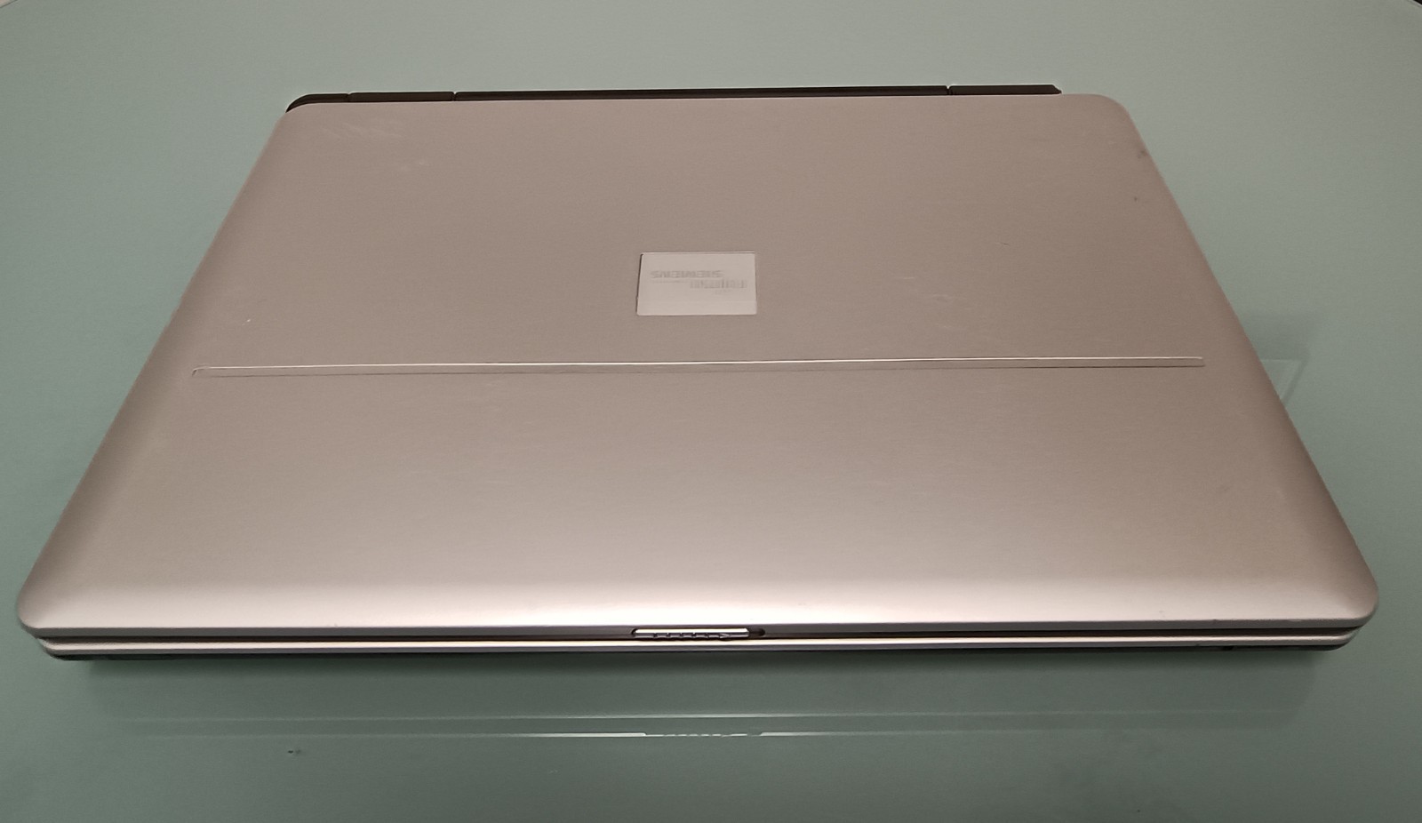 Notebook Fujitsu Siemens Amilo Xi 1554 with charging cable and ANTIX Linux