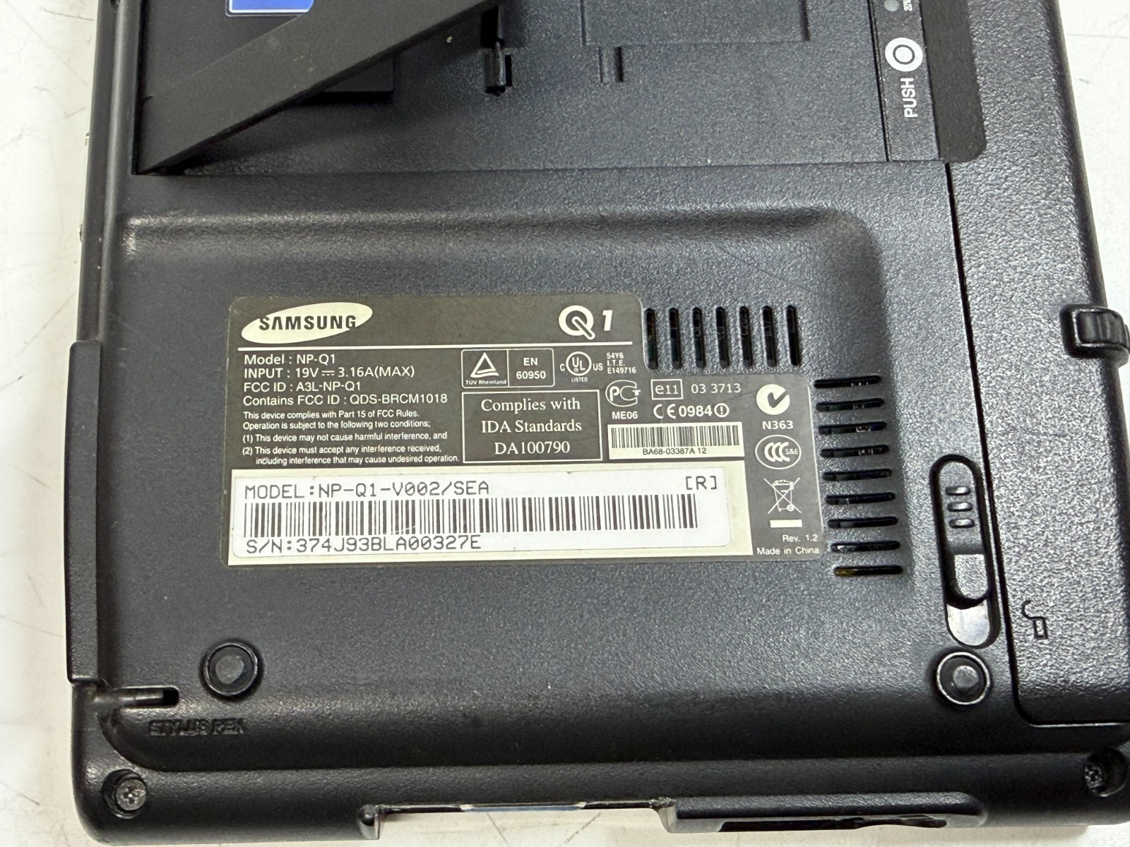 Samsung Q1 Handheld PC NP-Q1 Pentium M 2GB RAM 60GB HDD Linux Mint 6 NO AC