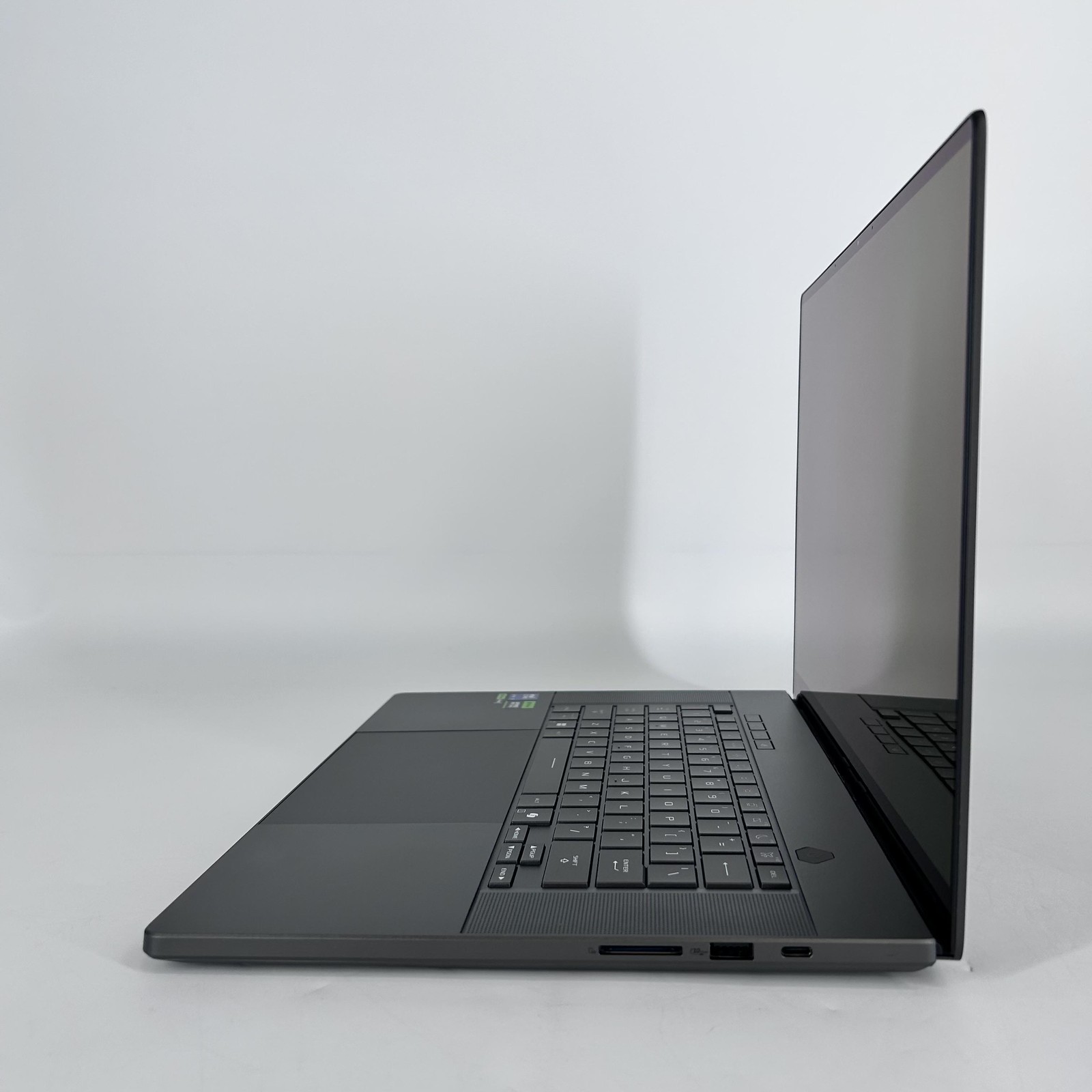 Asus ROG Zephyrus G16 GU605 16 240Hz QHD+ 2.9GHz Ultra 9 285H 32GB 2TB RTX 5080