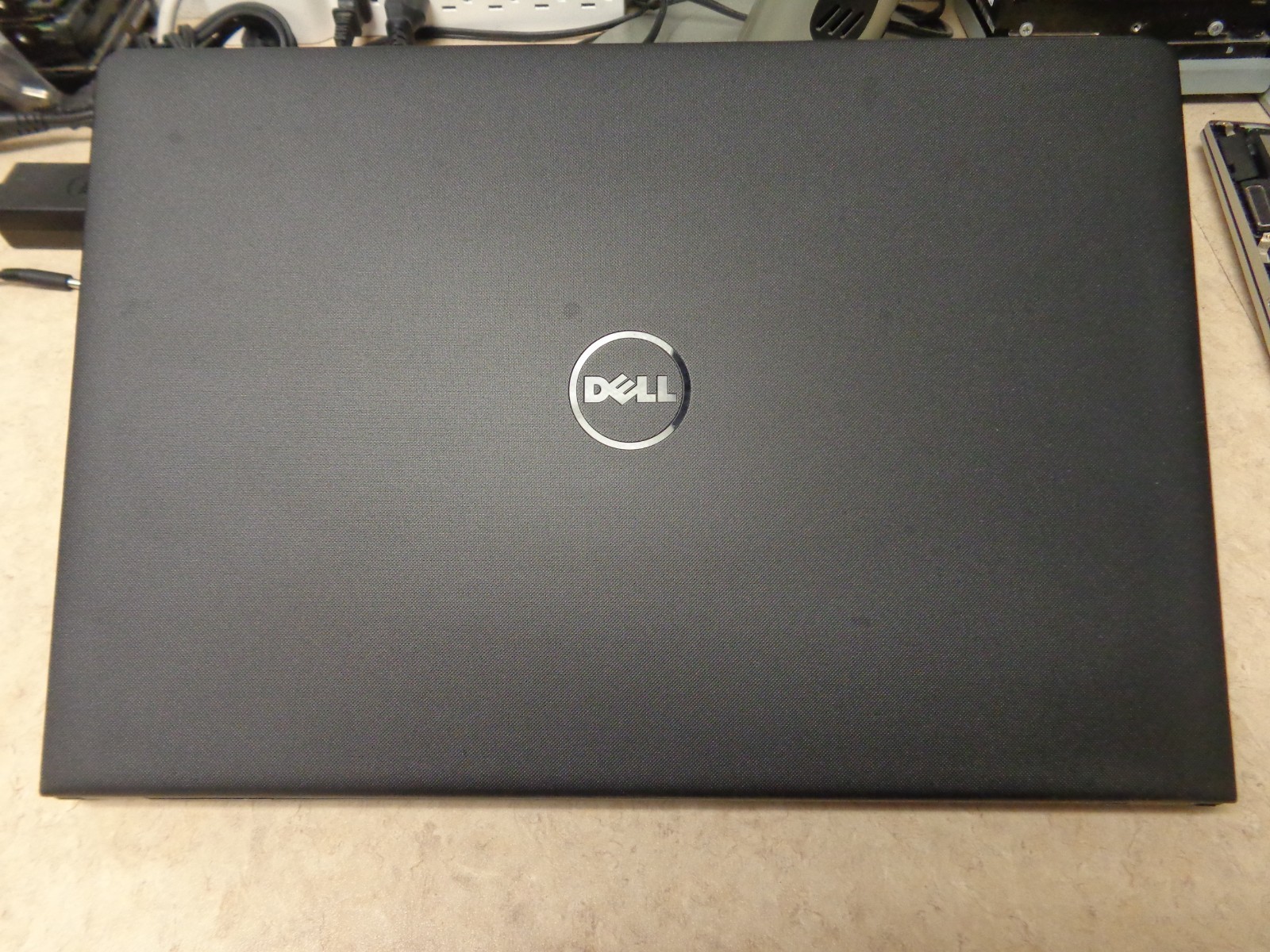 Dell Inspiron 15-3552 Intel Pentium N3700 1.60GHz 8GB 500GB Windows 10 CLEAN