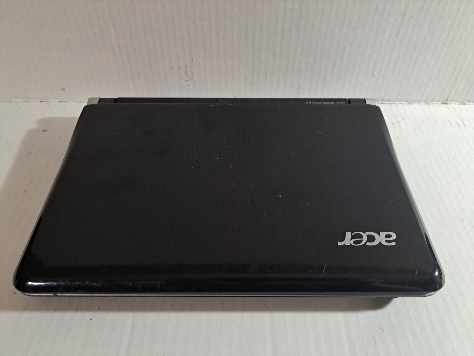 ACER ASPIRE ONE KAV10 LAPTOP PC INTEL 1GM RAM 320GB HDD WINDOWS XP PARTS ONLY